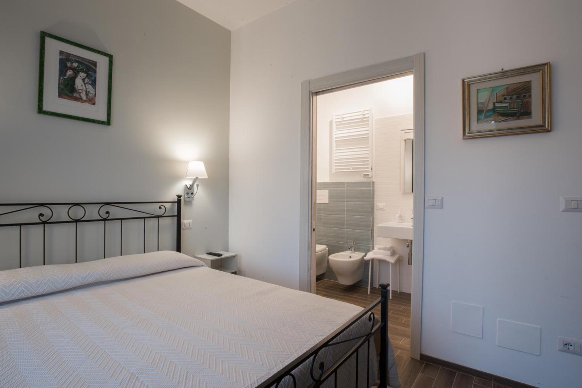 Deluxe Double Room with Balcony and Sea View photo 3