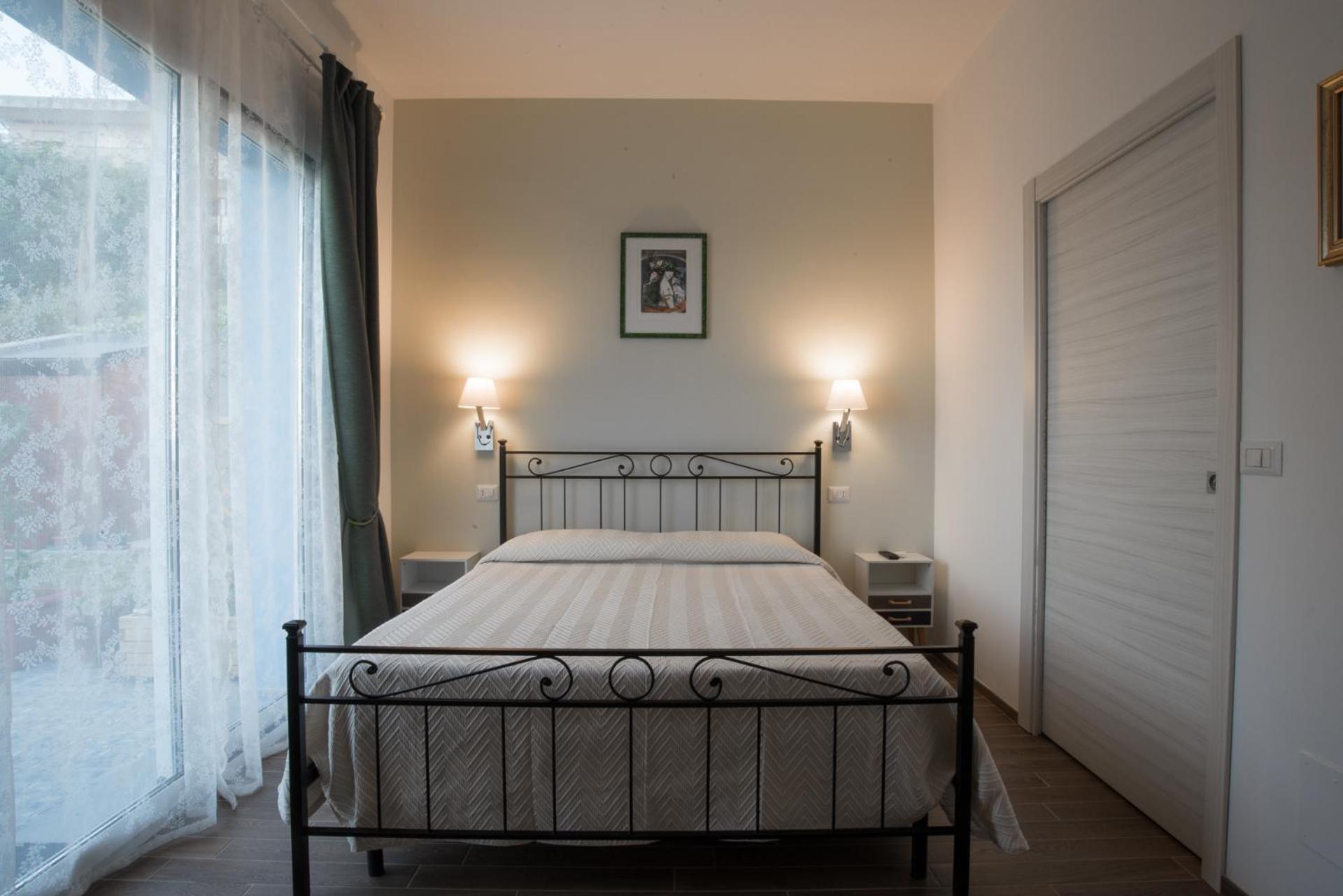 Deluxe Double Room with Balcony and Sea View photo 1
