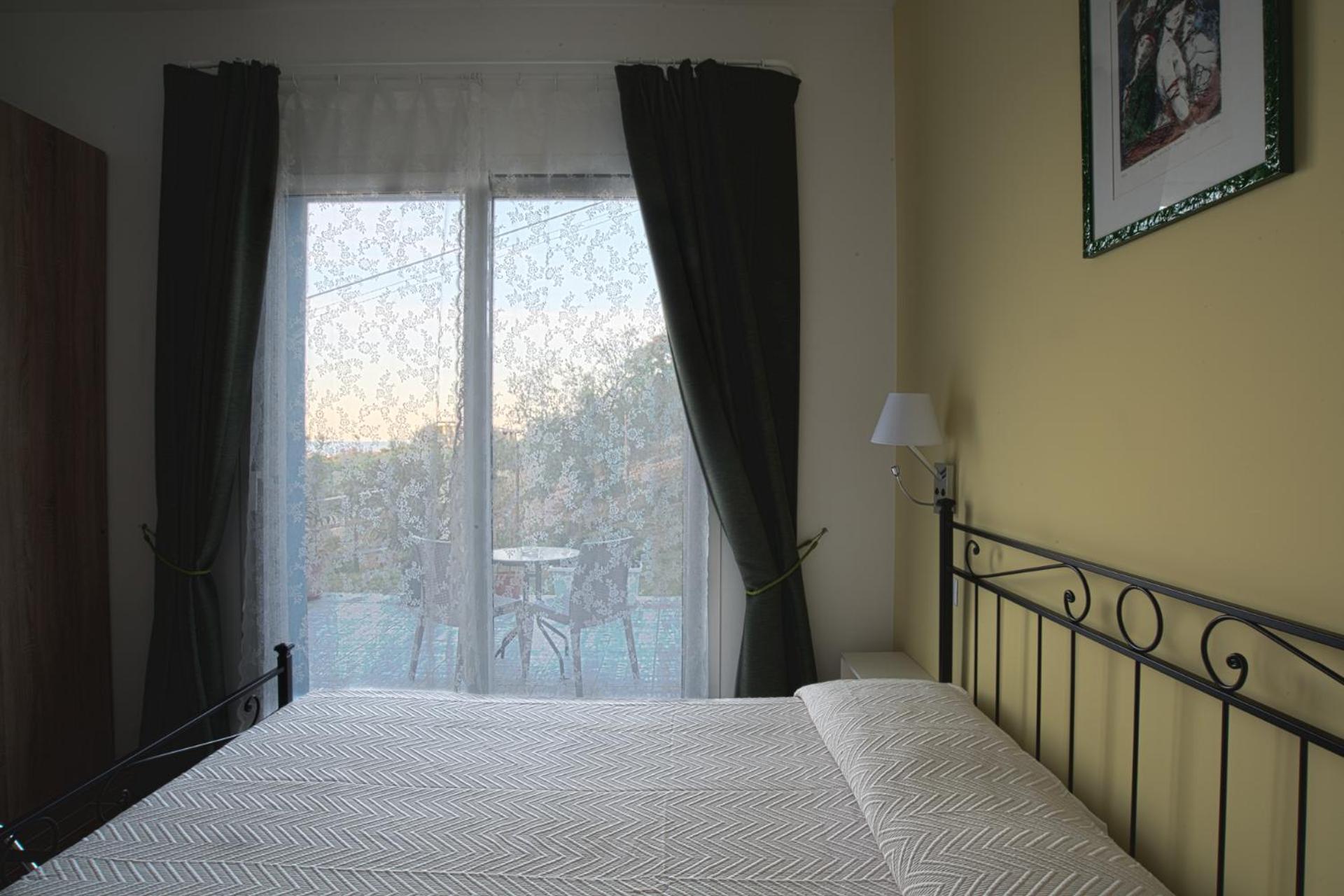 Deluxe Double Room with Balcony and Sea View photo 2