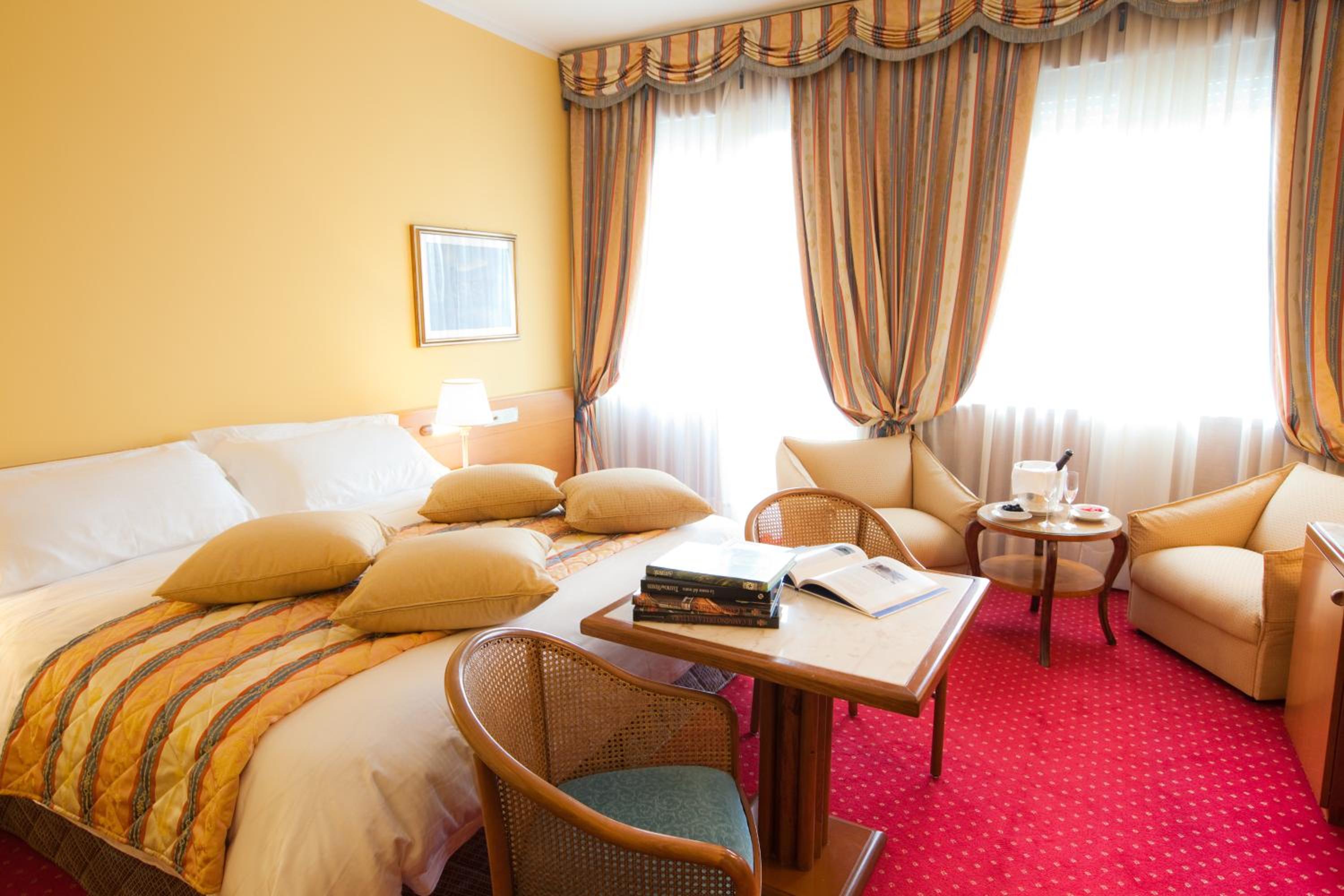 Standard Double Room - Photo 3