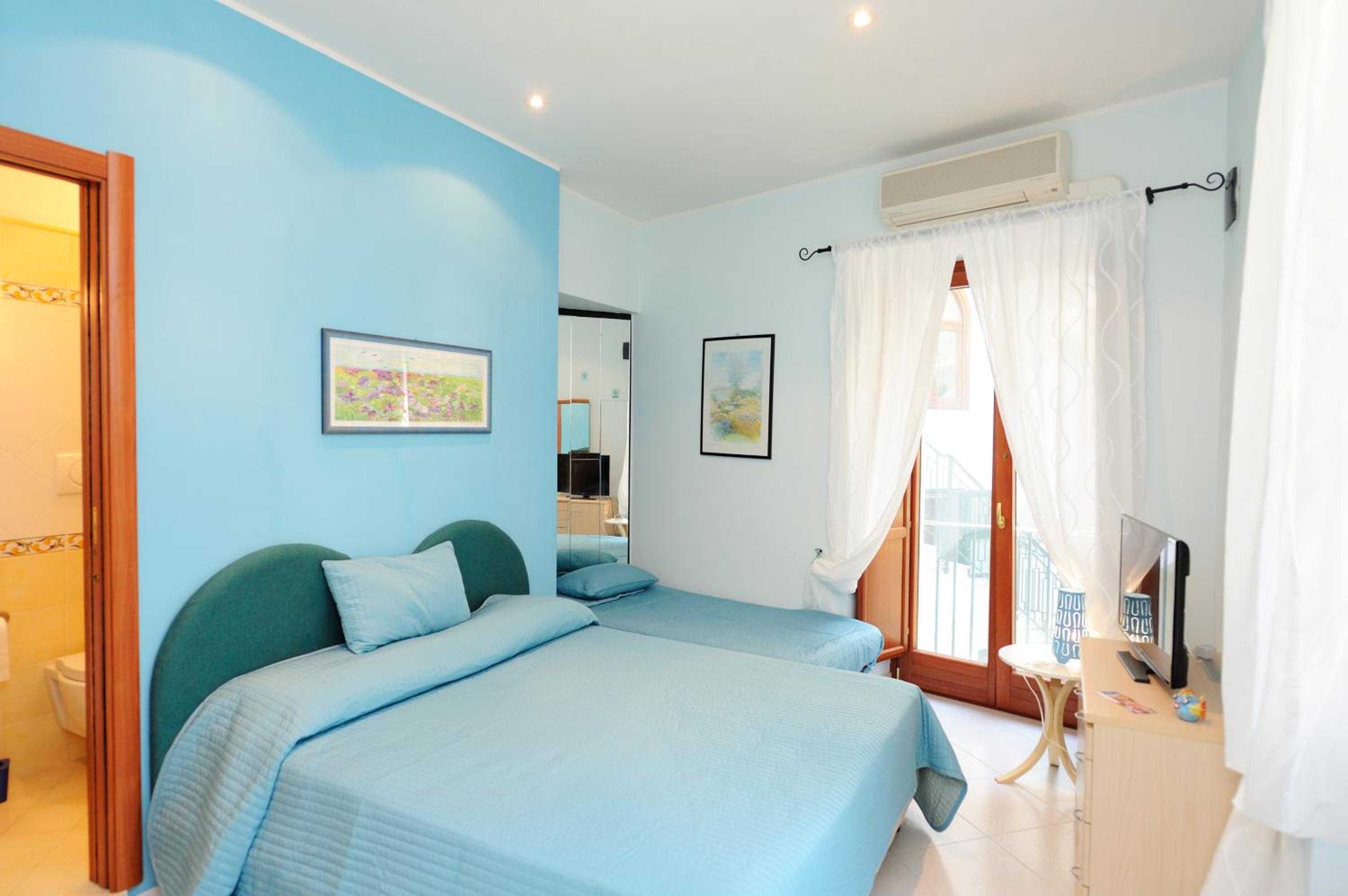 Double or Twin Room with Private Bathroom