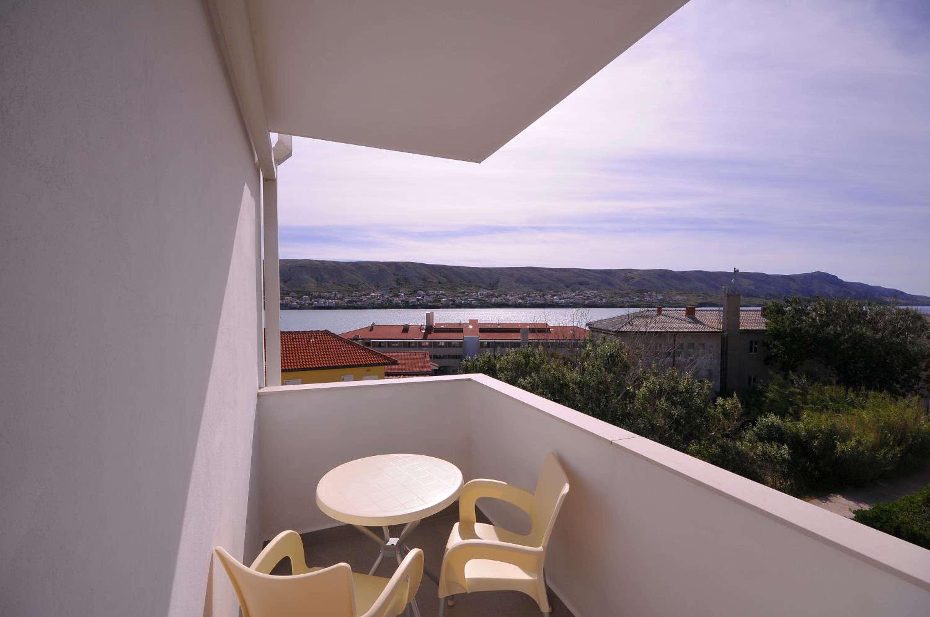 Superior Double or Twin Room with Terrace - Photo 8