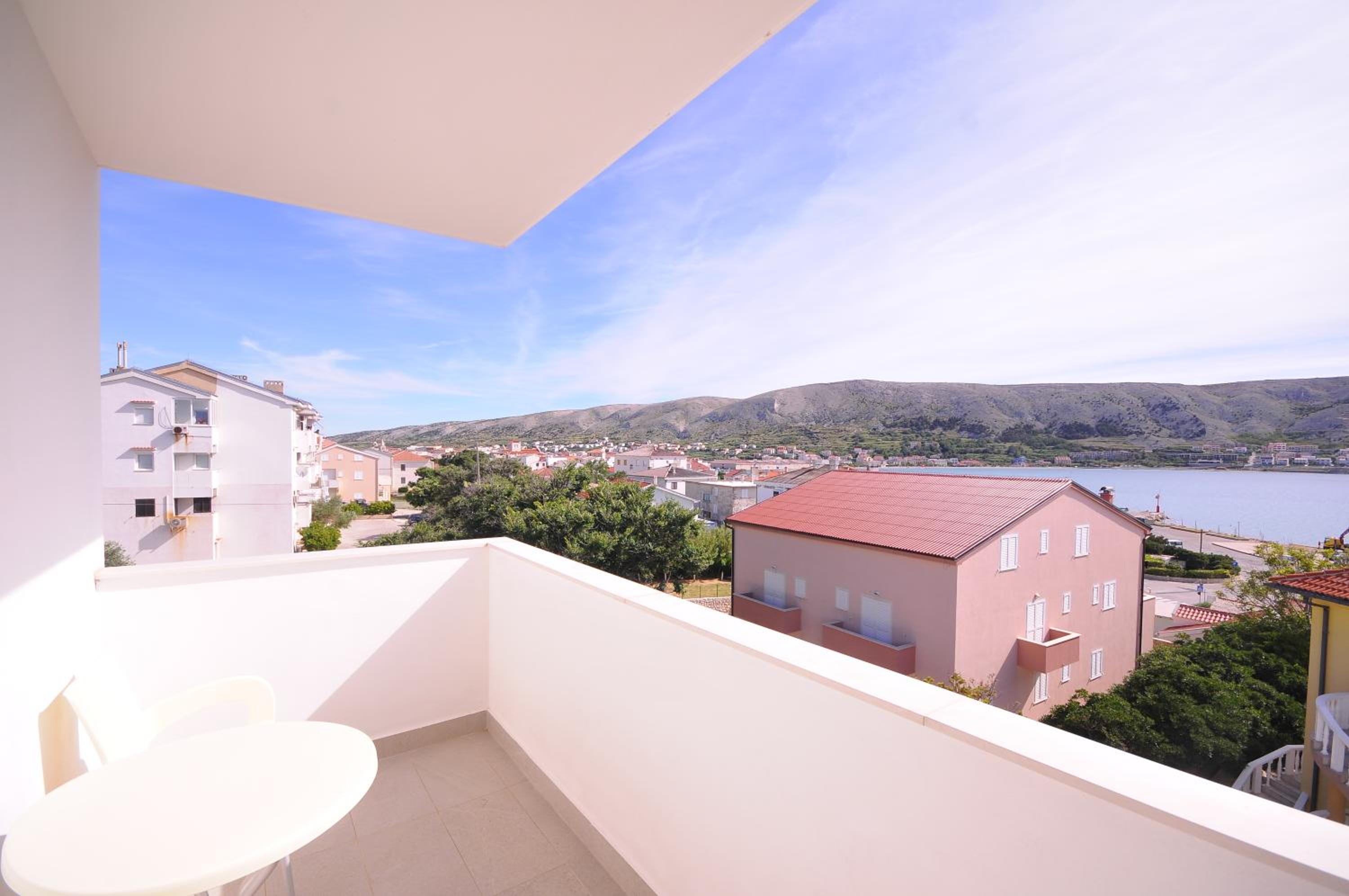 Superior Double or Twin Room with Terrace - Photo 6