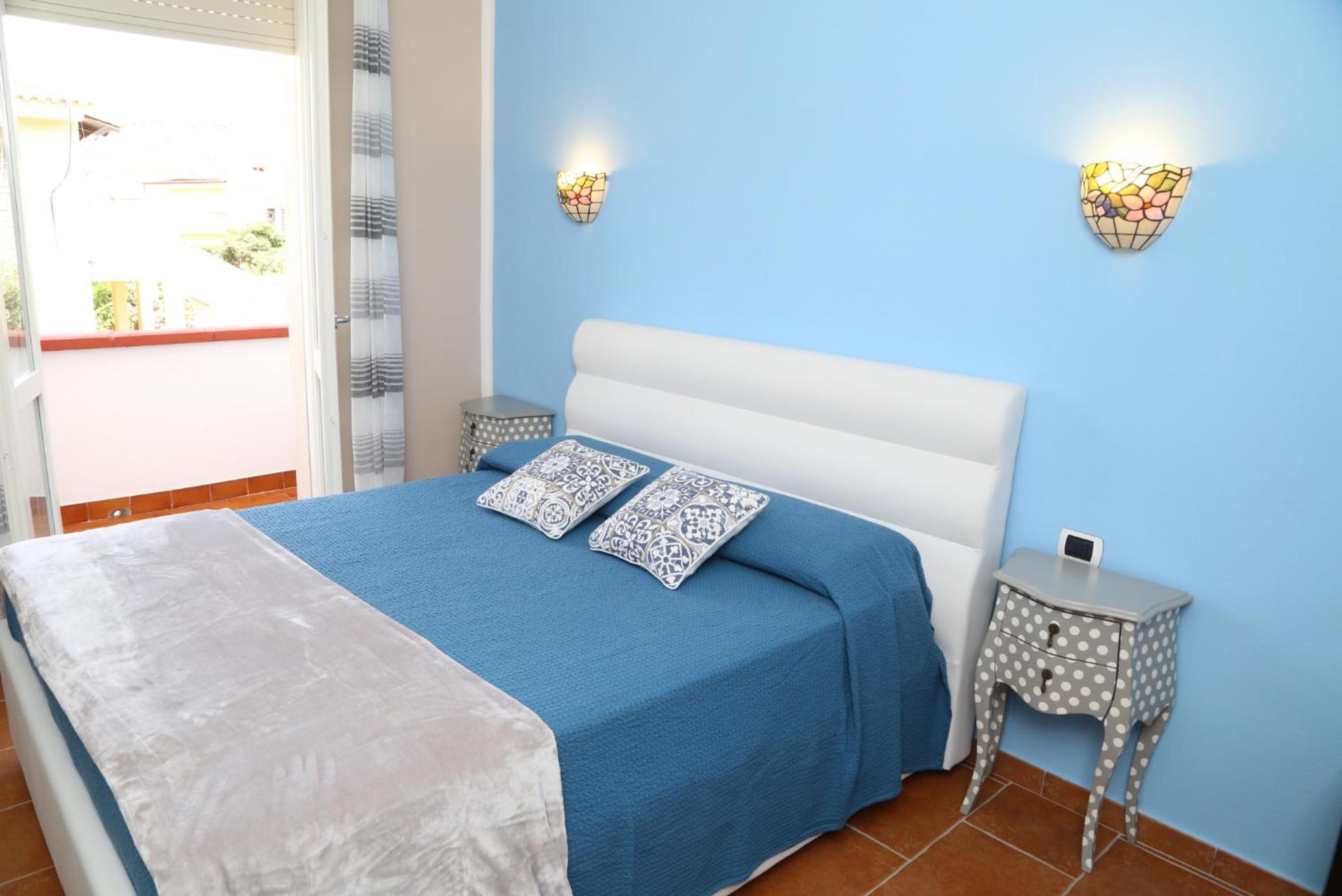 King Room with Balcony photo 2