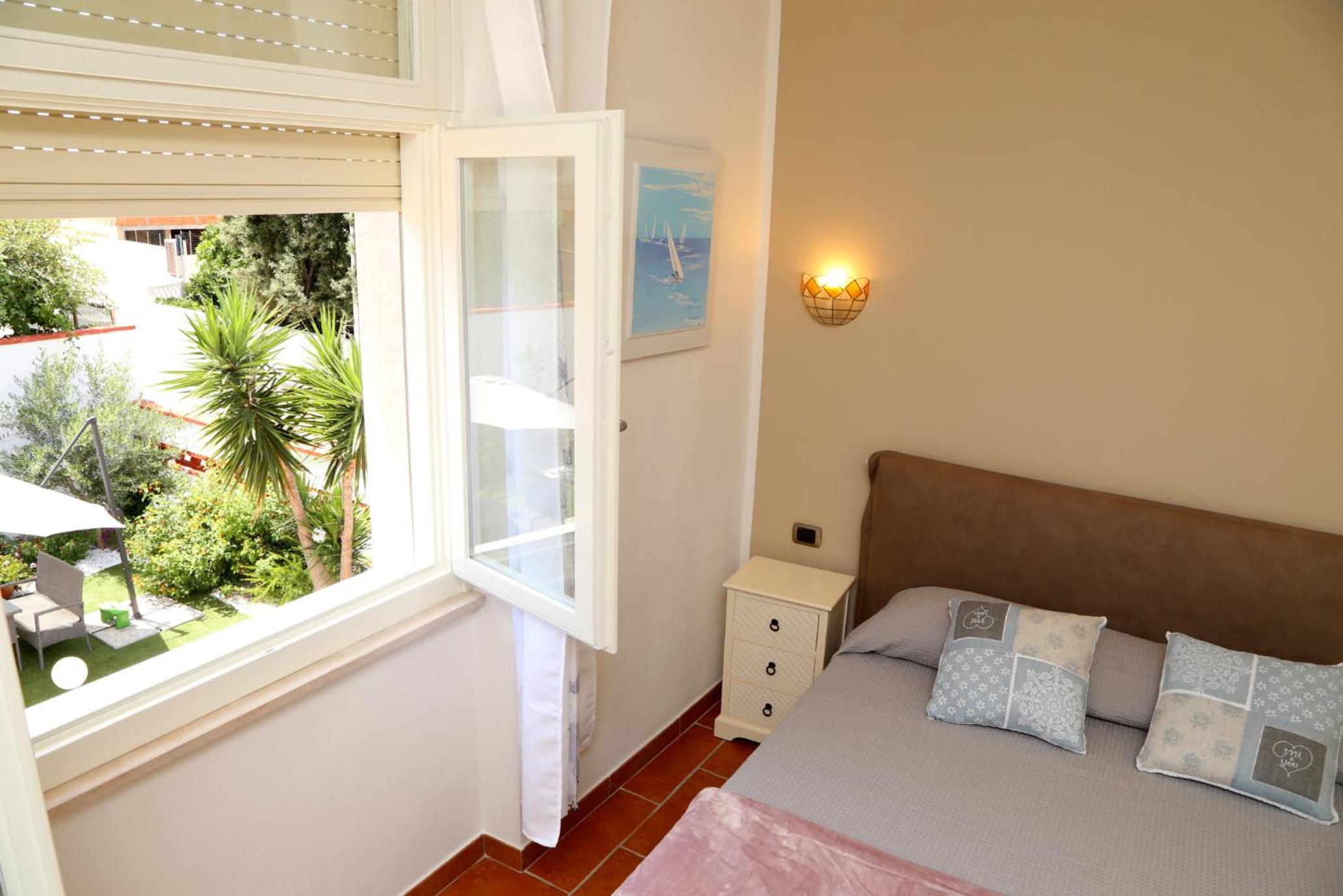 Double Room with Garden View - Photo 4