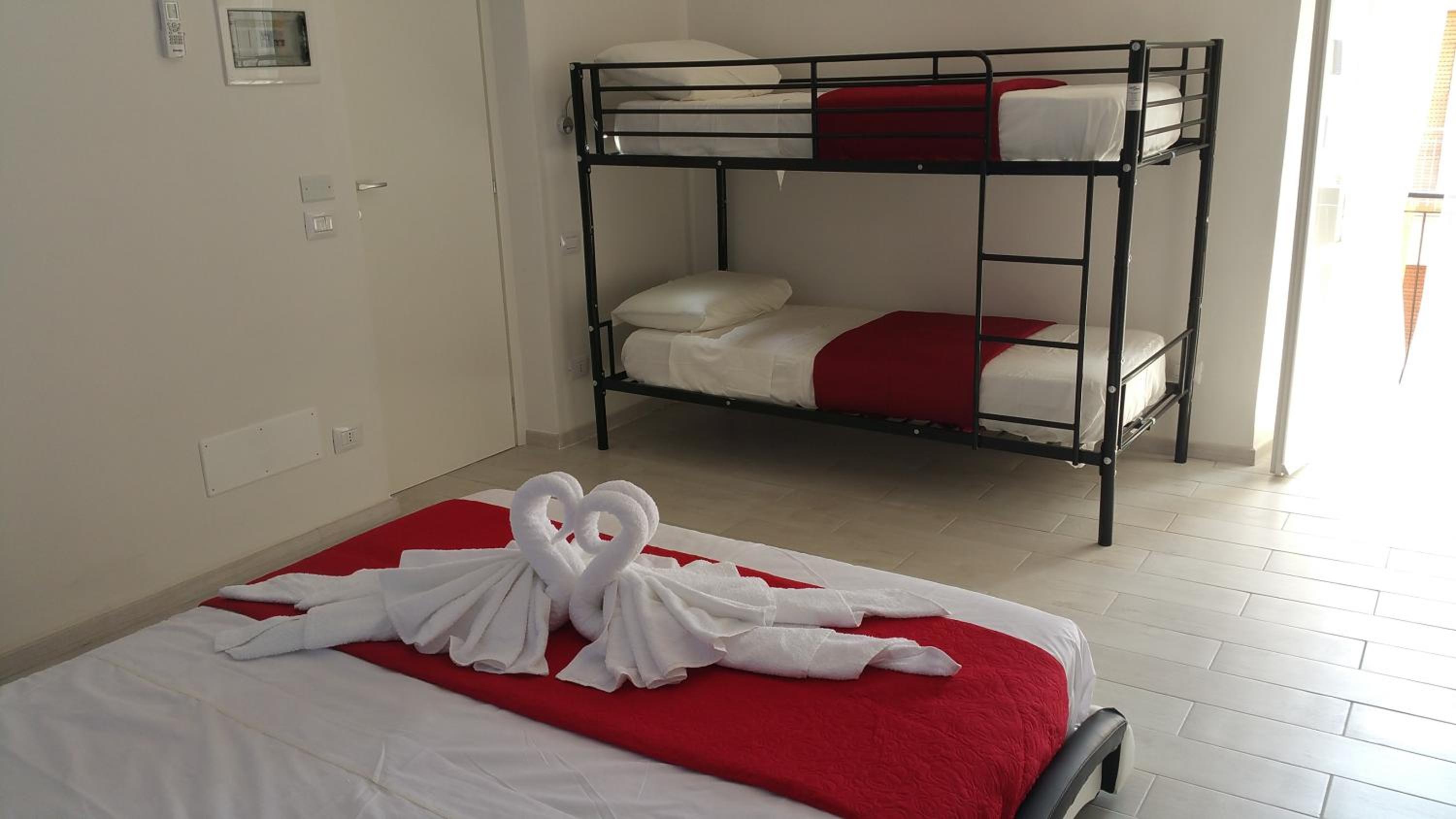 Quadruple Room with Balcony photo 1