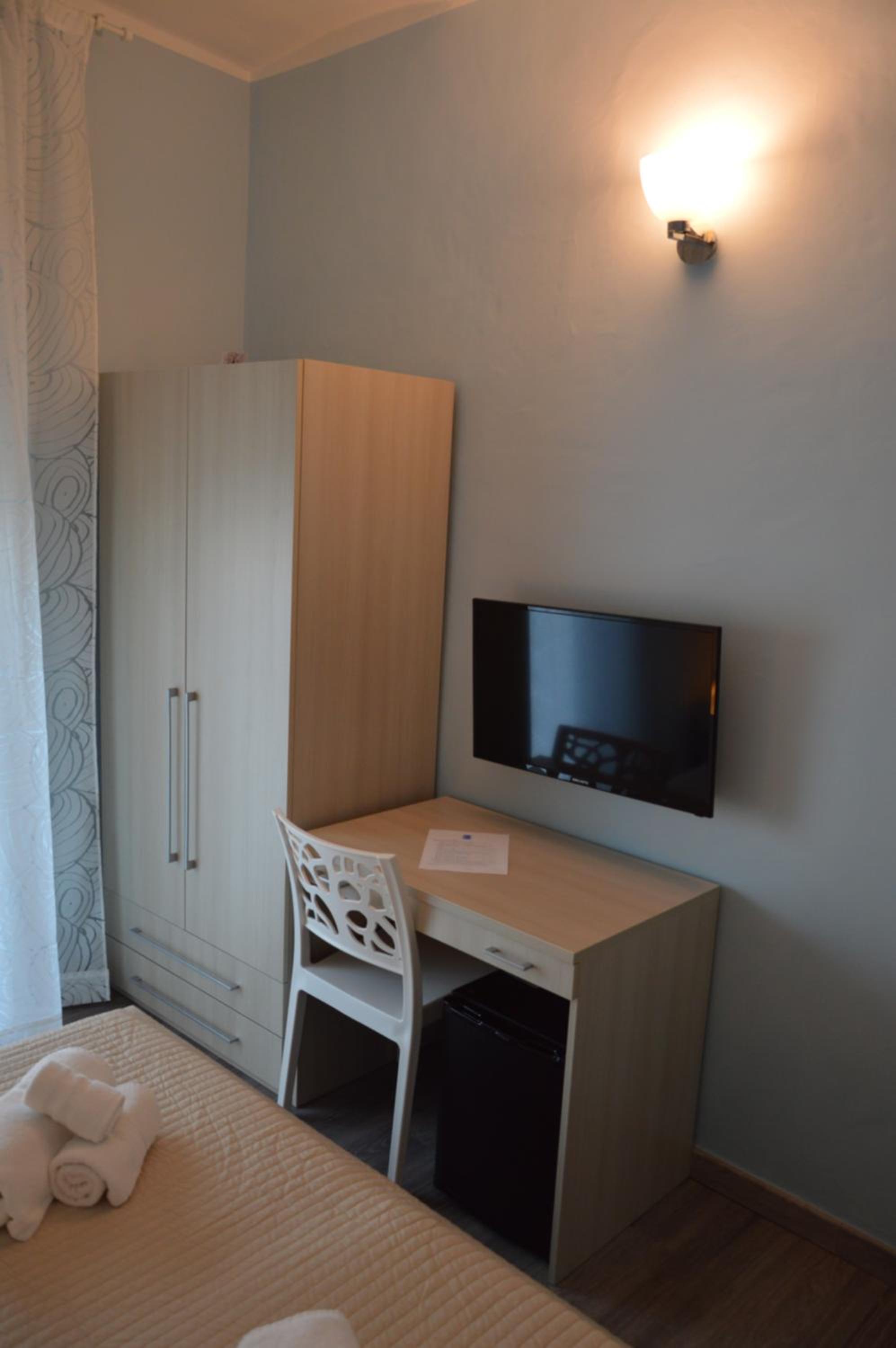 Double Room with Sea View - Photo 3