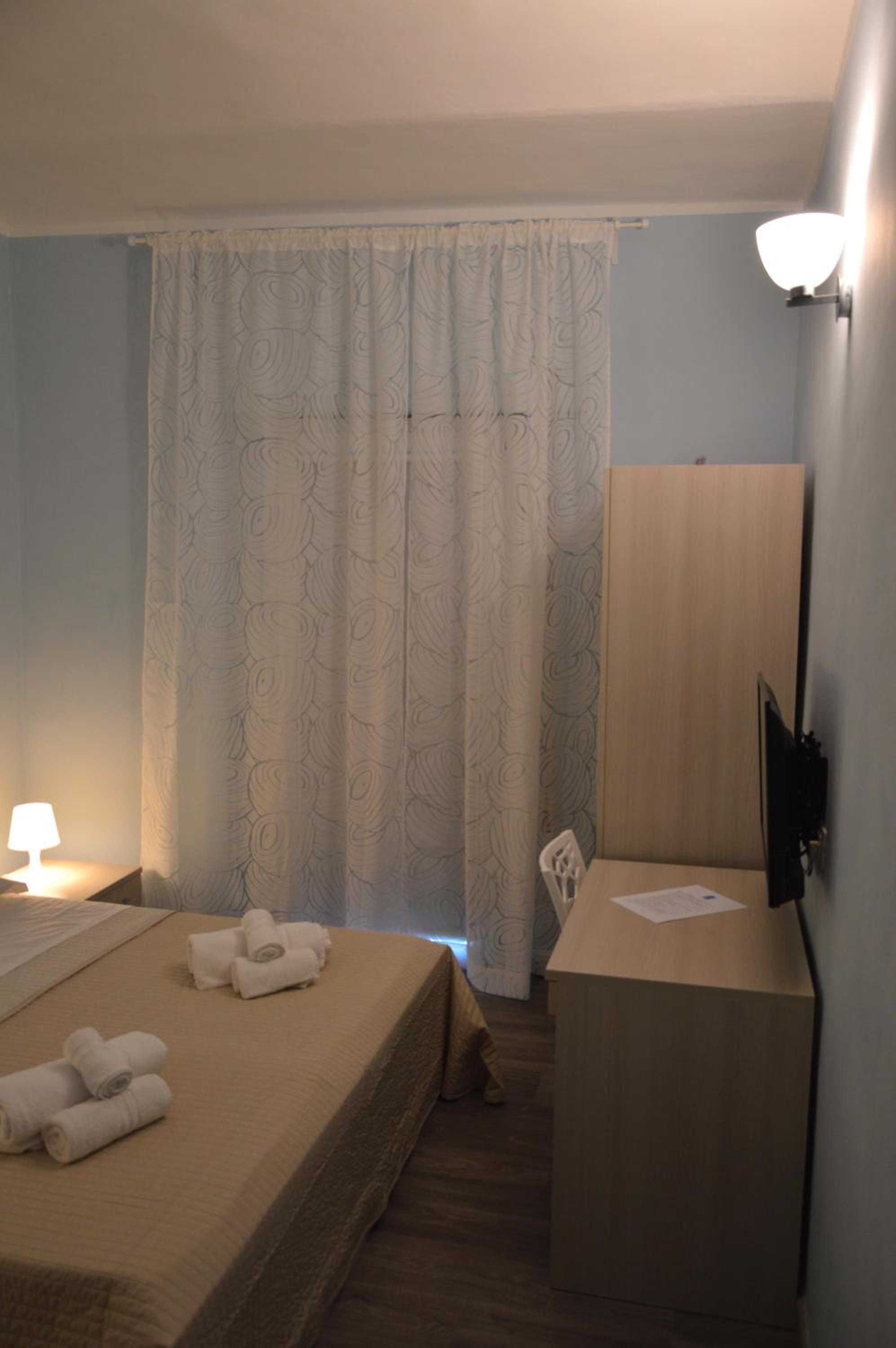 Double Room with Sea View - Photo 6