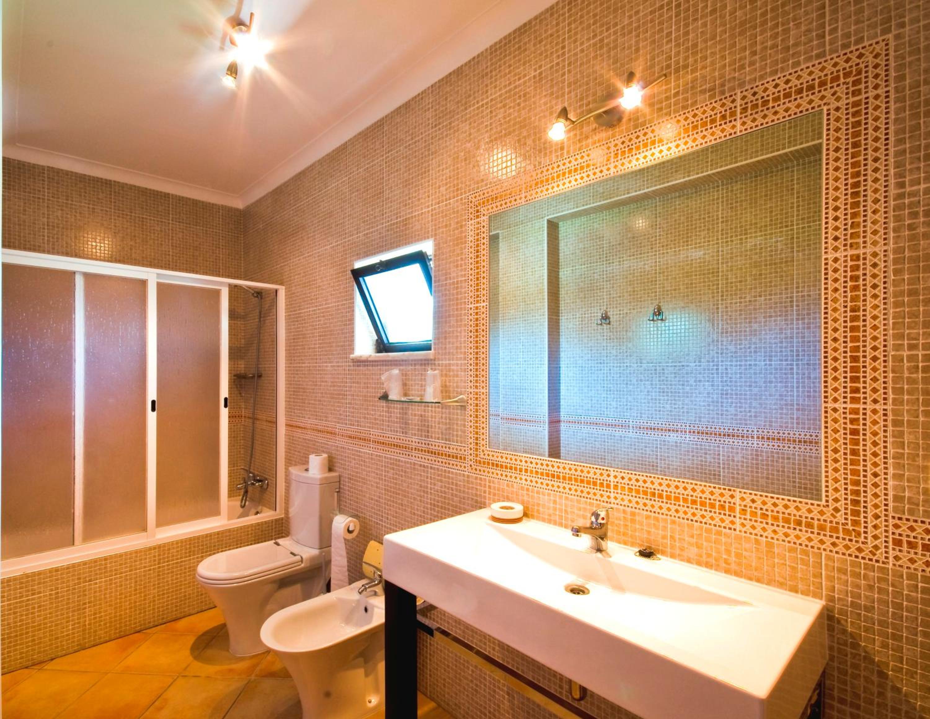 One-Bedroom Apartment - Photo 8