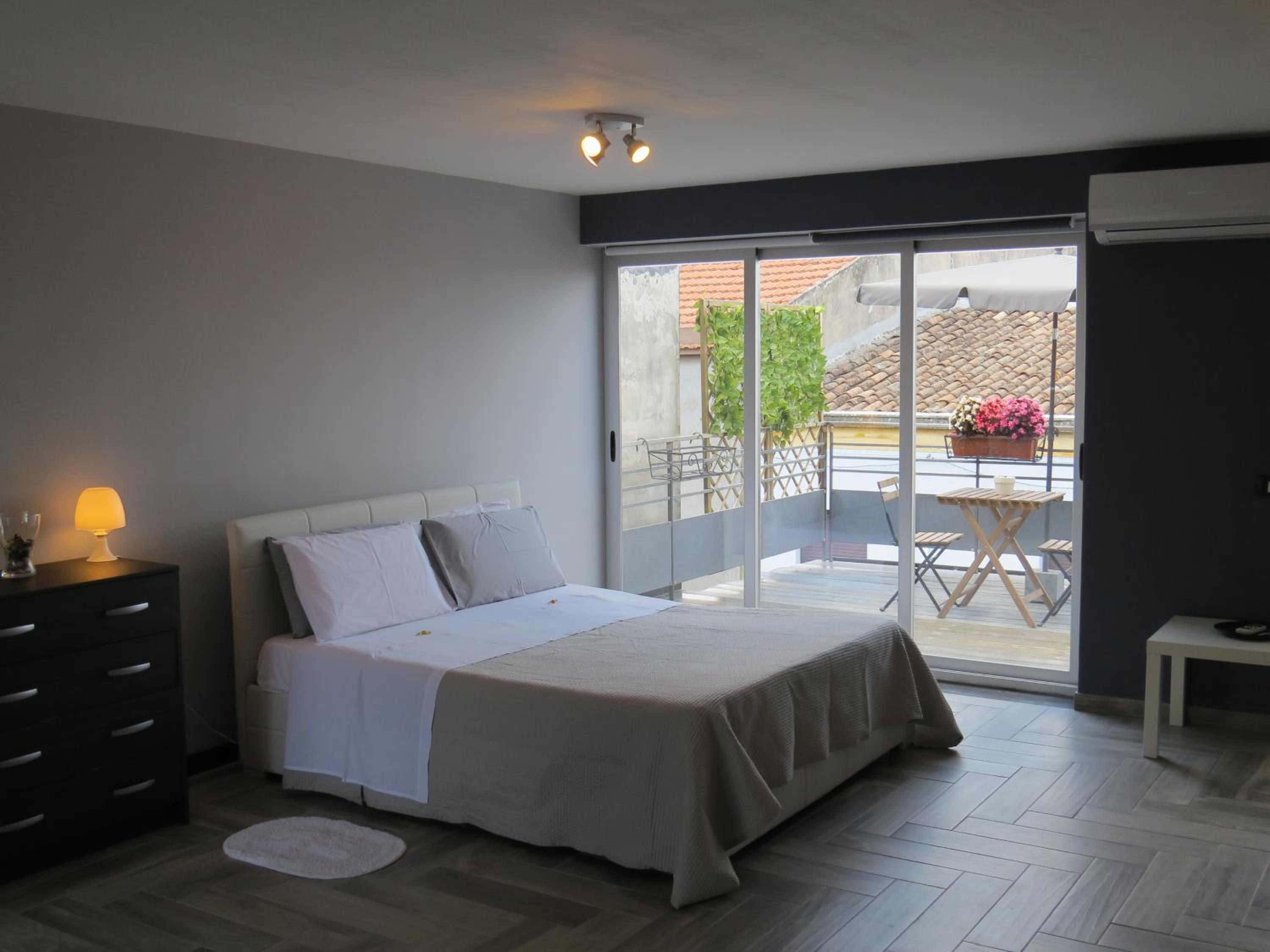 One-Bedroom House photo 2
