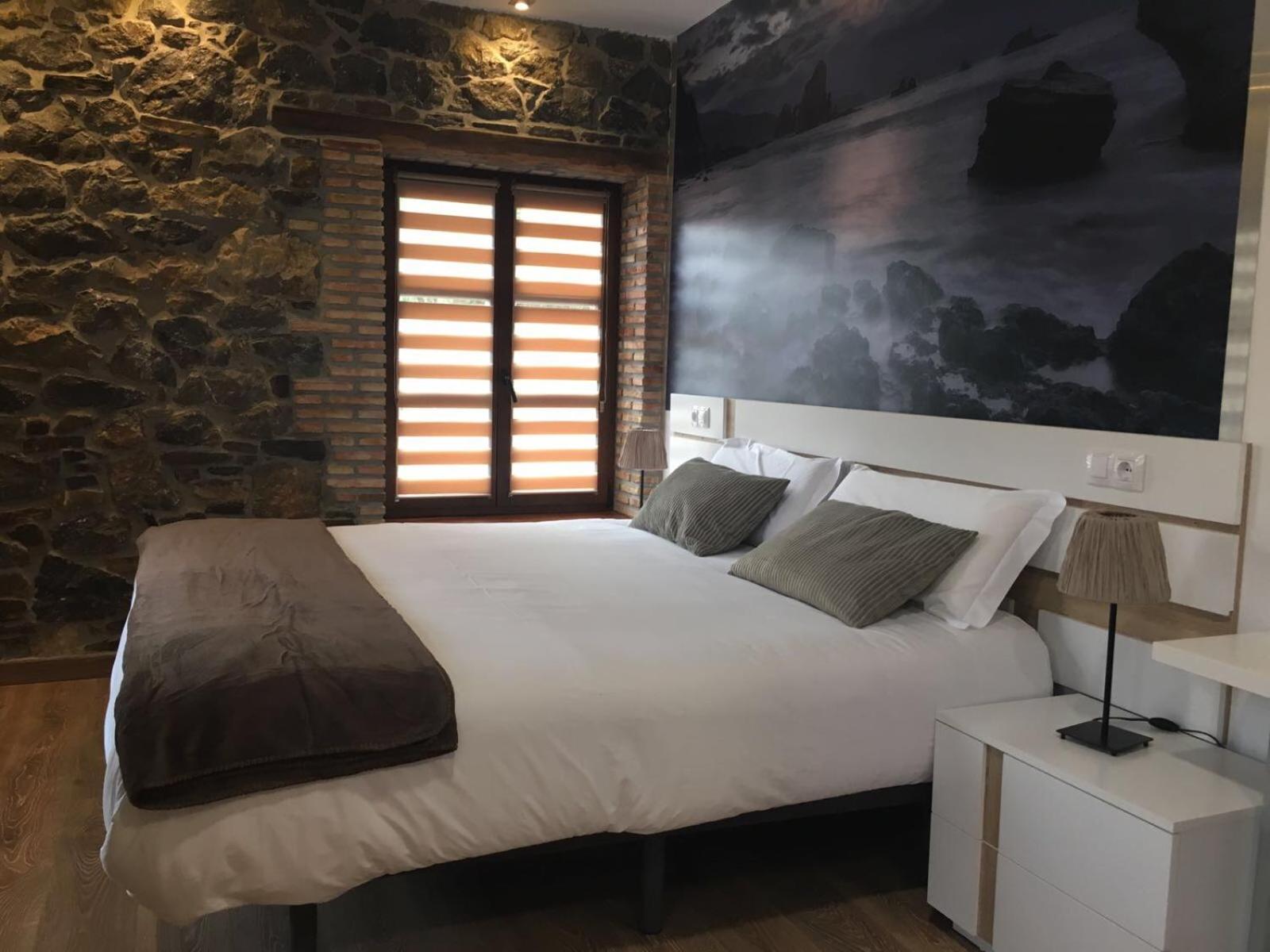 Superior Double Room with Balcony and Fireplace photo 2