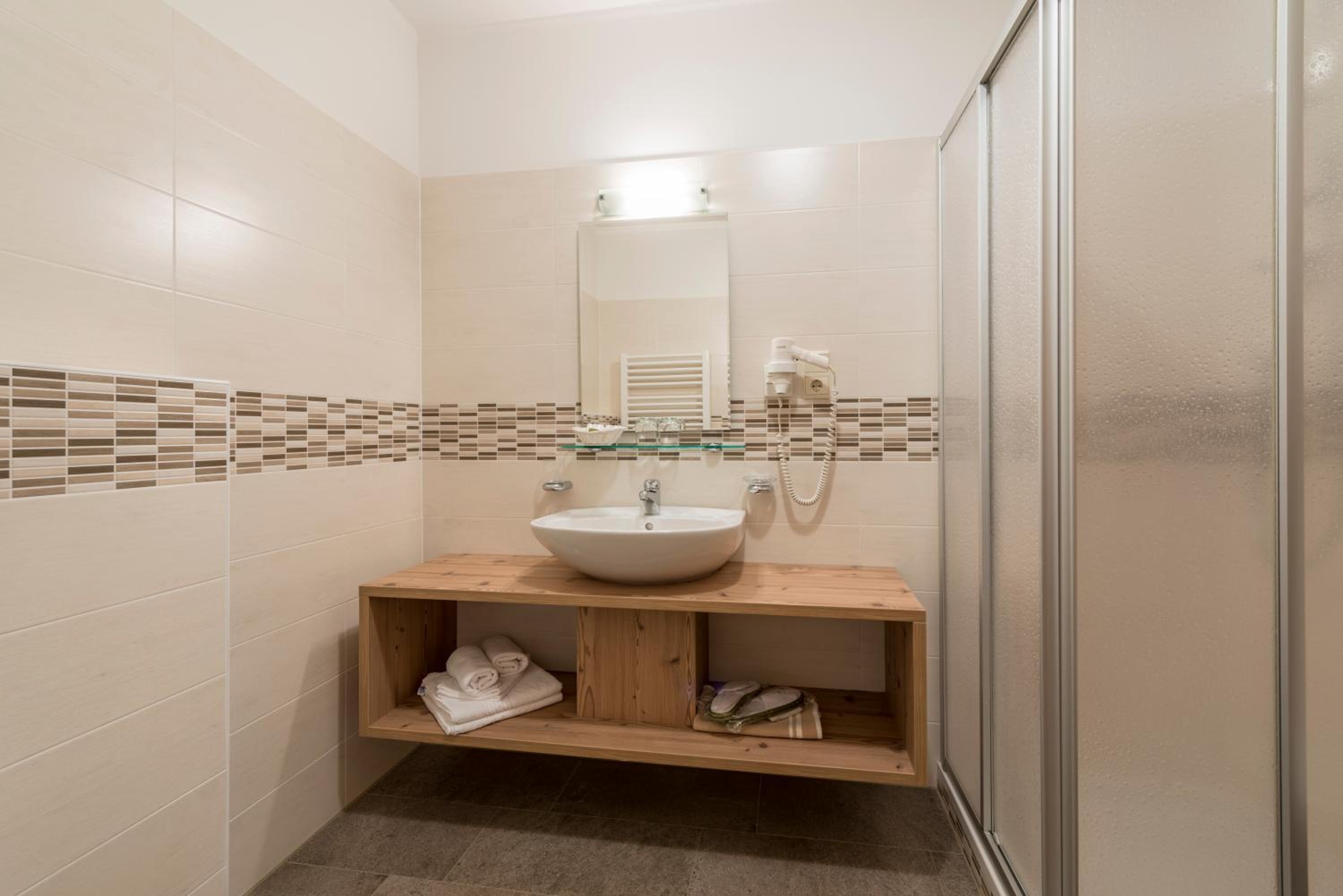 Double Room - Photo 12