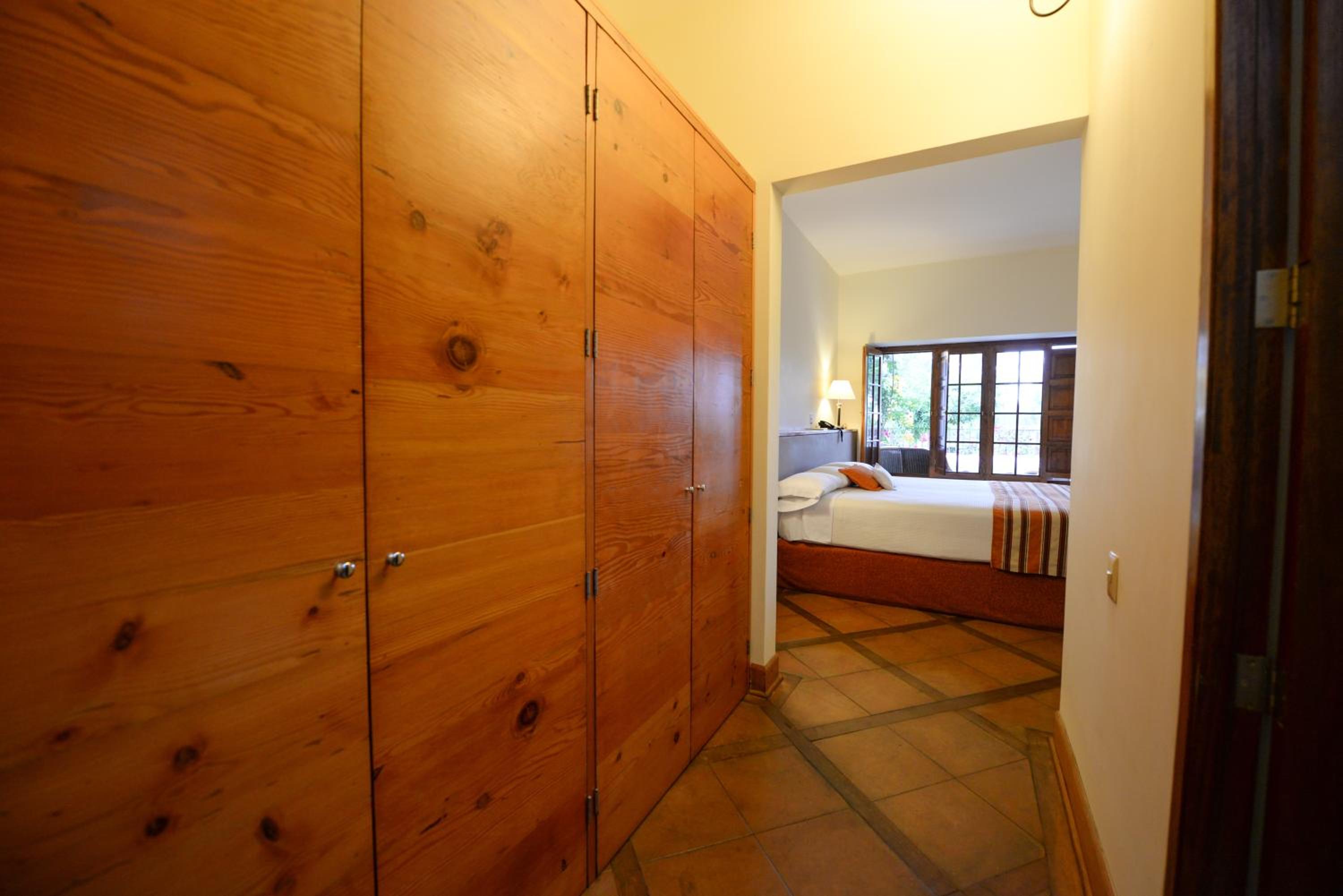 Queen Room with Garden View photo 3