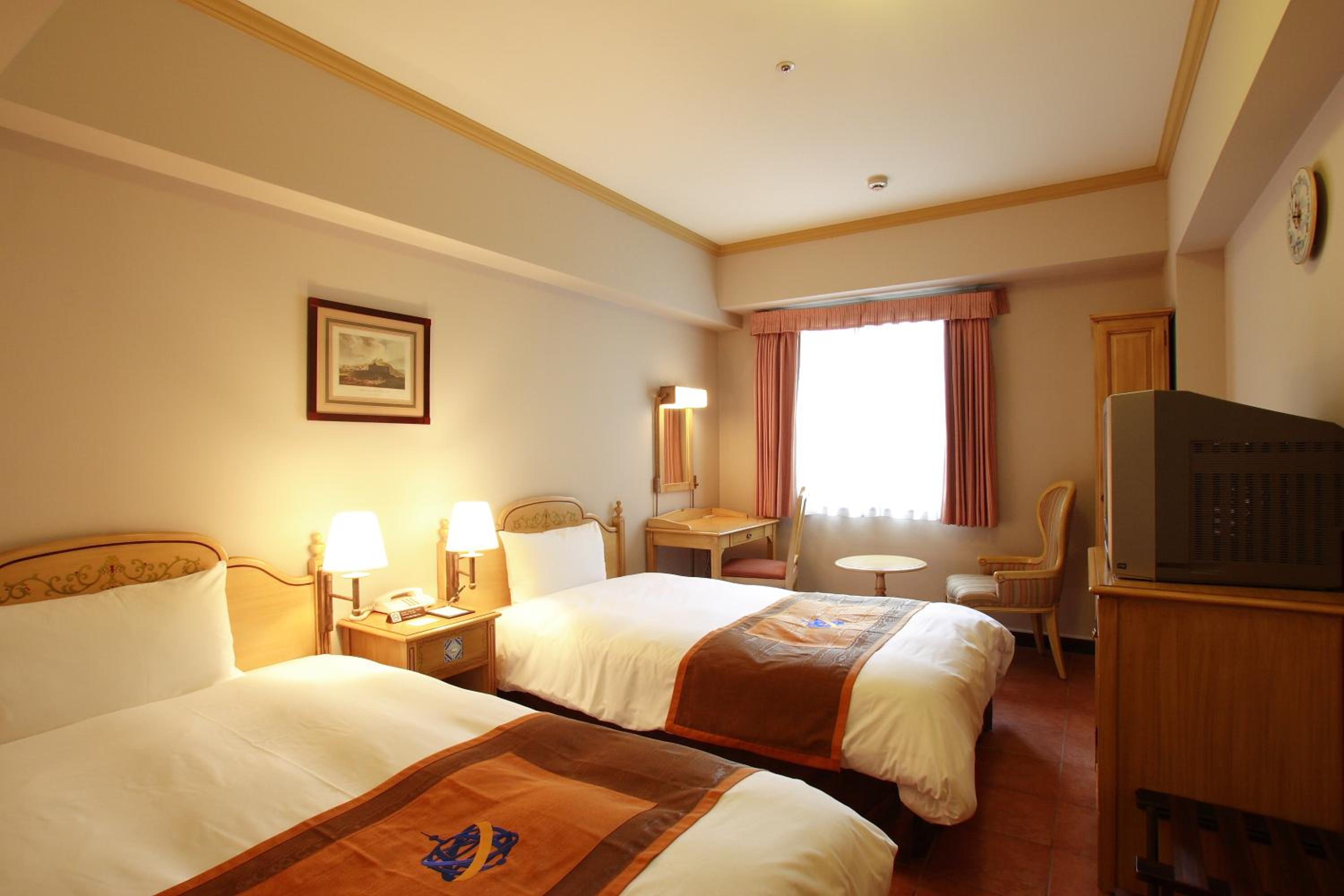 Twin Room - Non-Smoking - Photo 5
