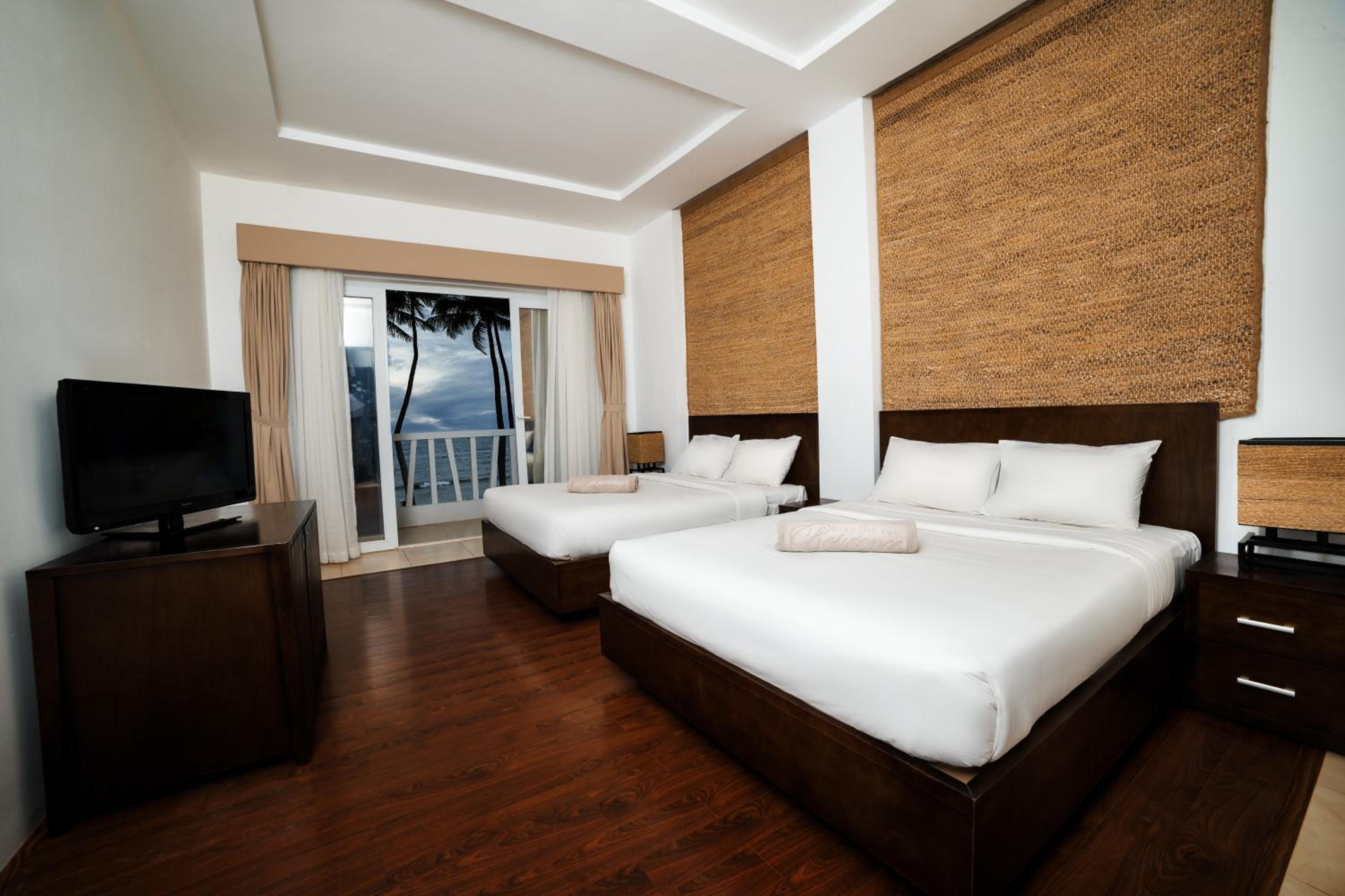 Superior Double Room with Two Double Beds with Sea View photo 3