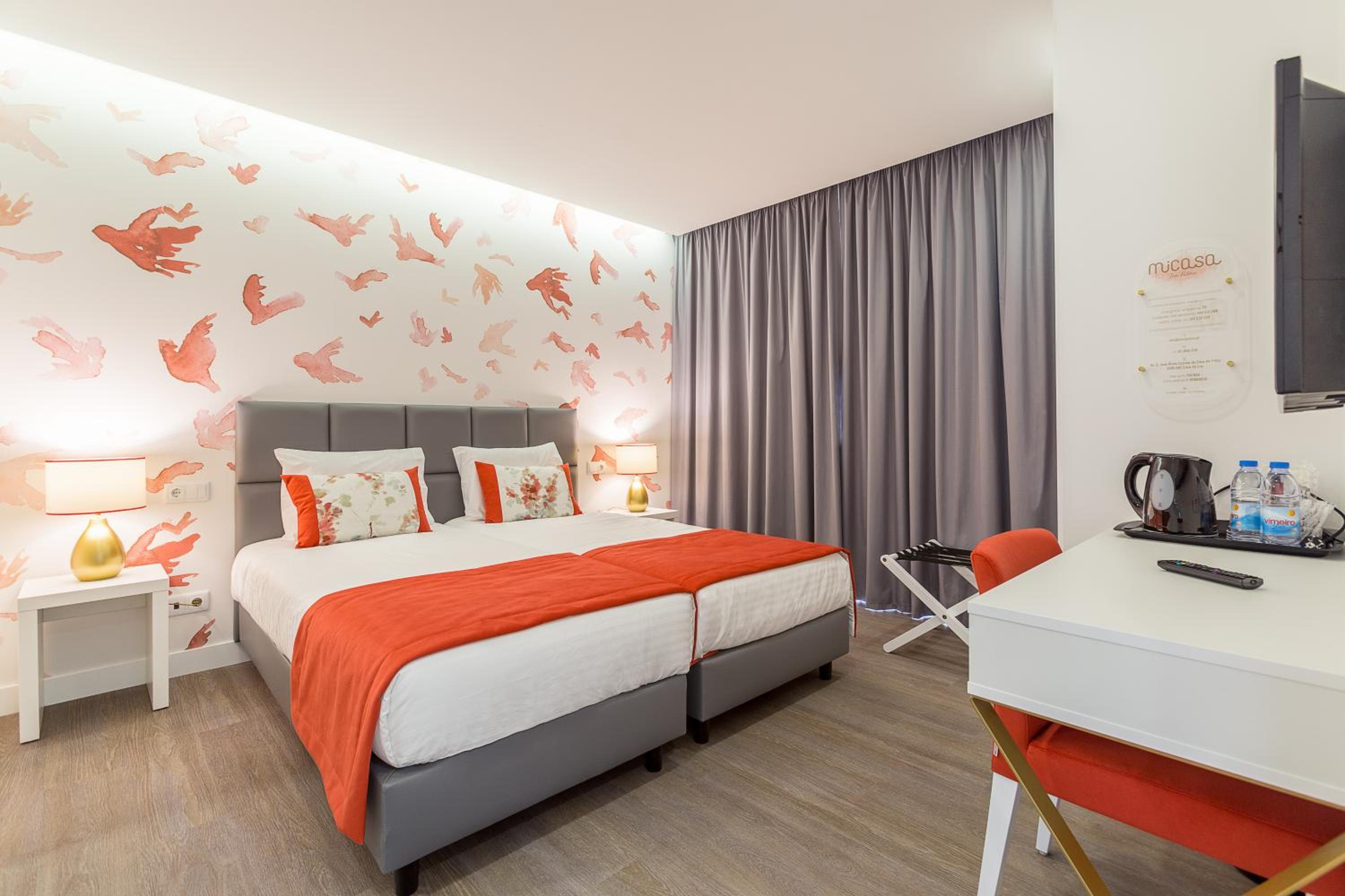 Twin Room with Balcony - Photo 2