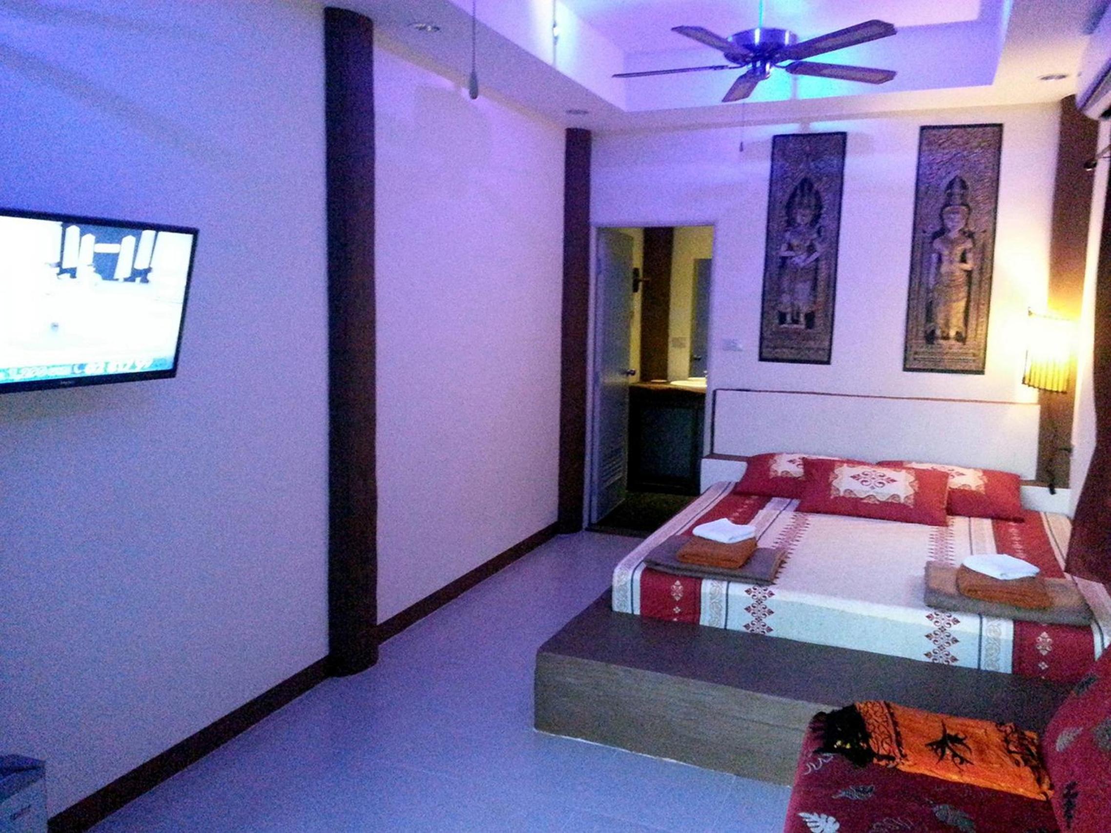 Studio Apartment photo 3