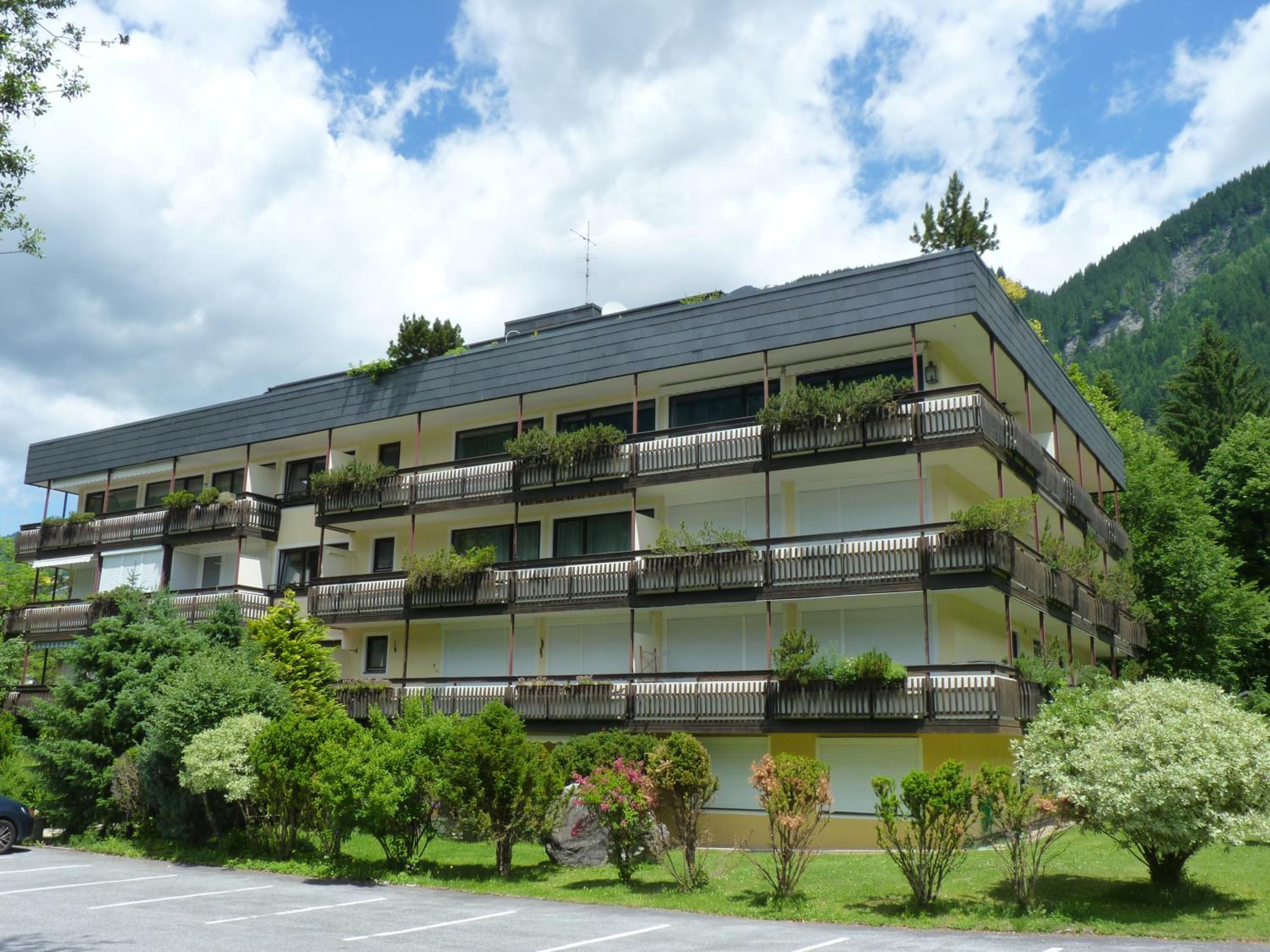 One-Bedroom Apartment with Balcony photo 2