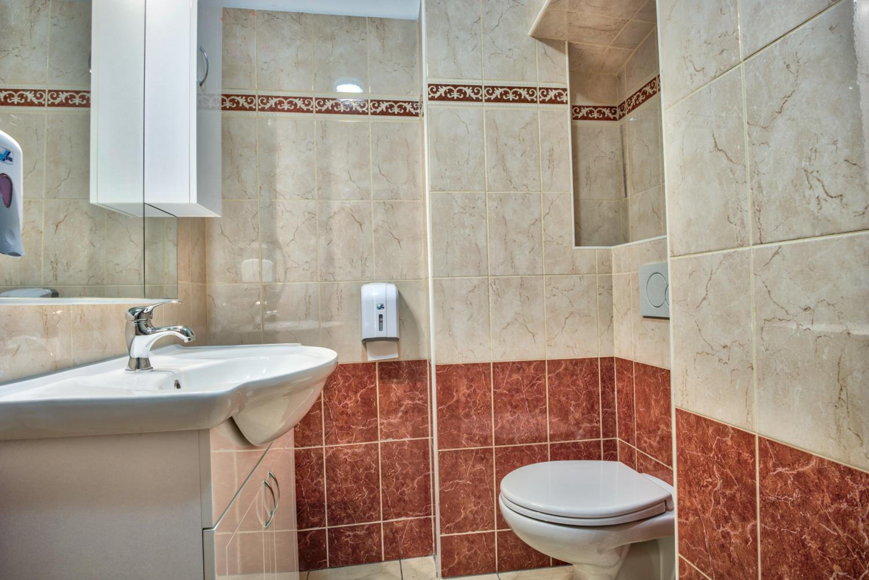 Double Room - Photo 8
