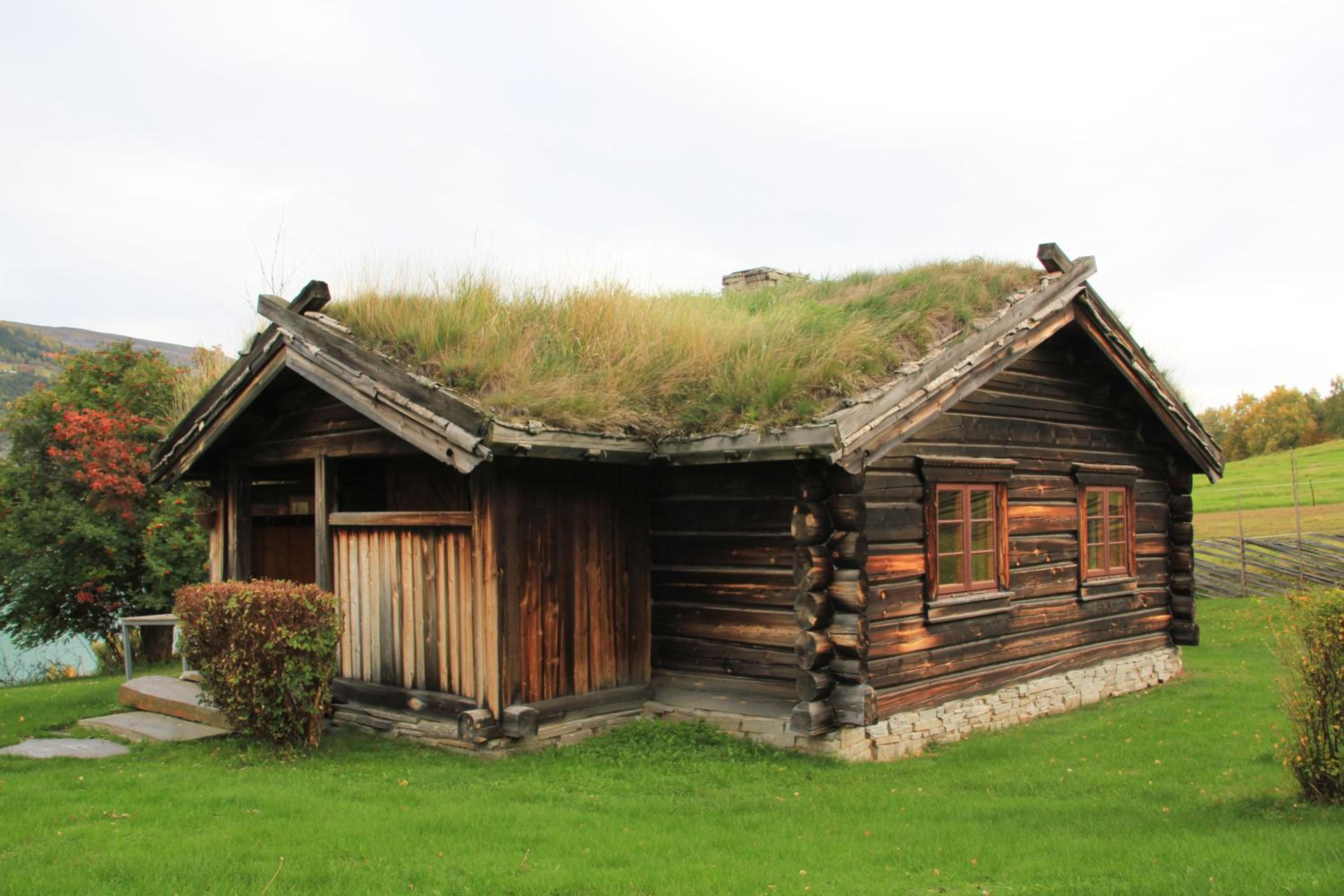 Two-Bedroom Cottage - Photo 3