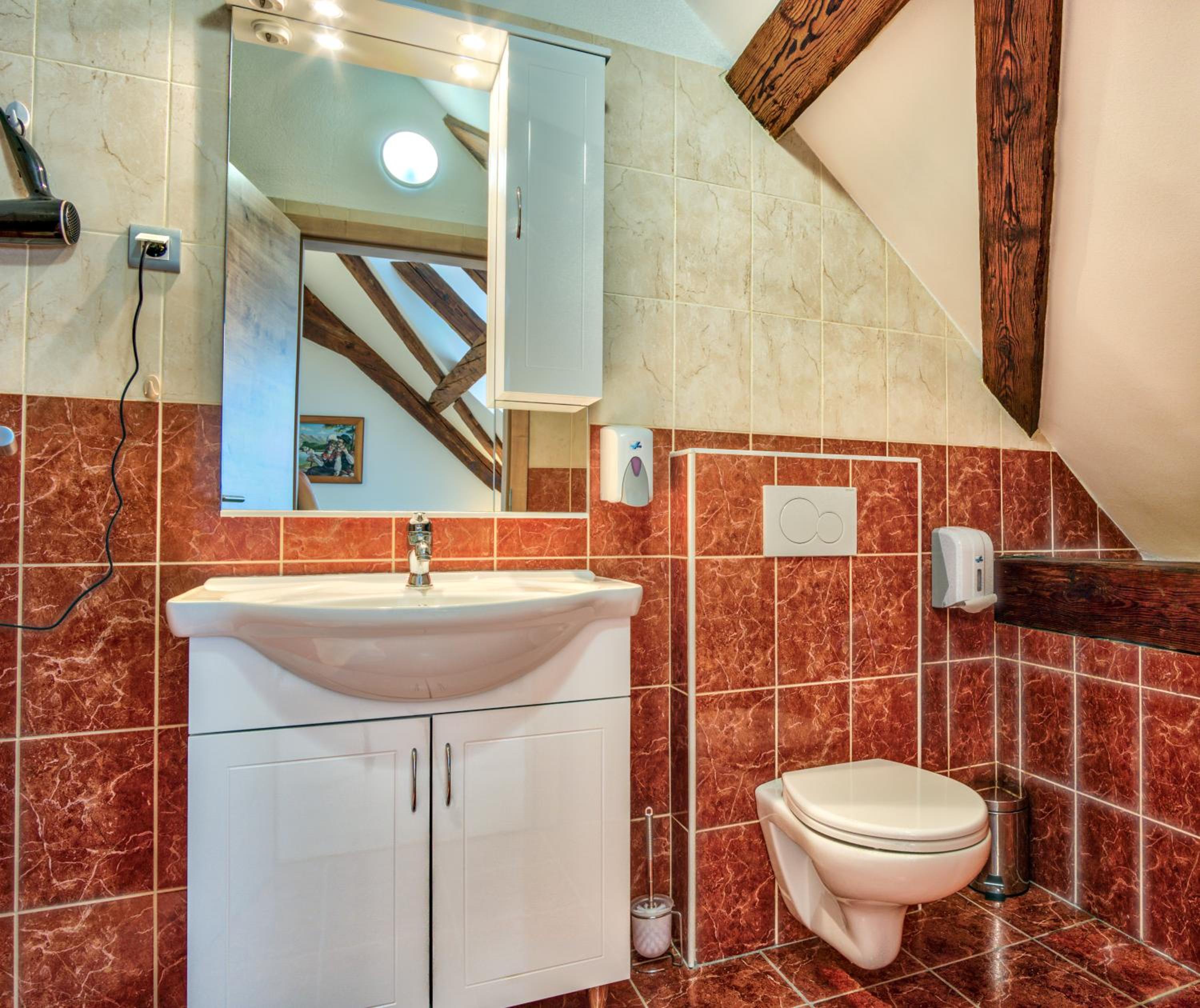Double Room - Photo 10