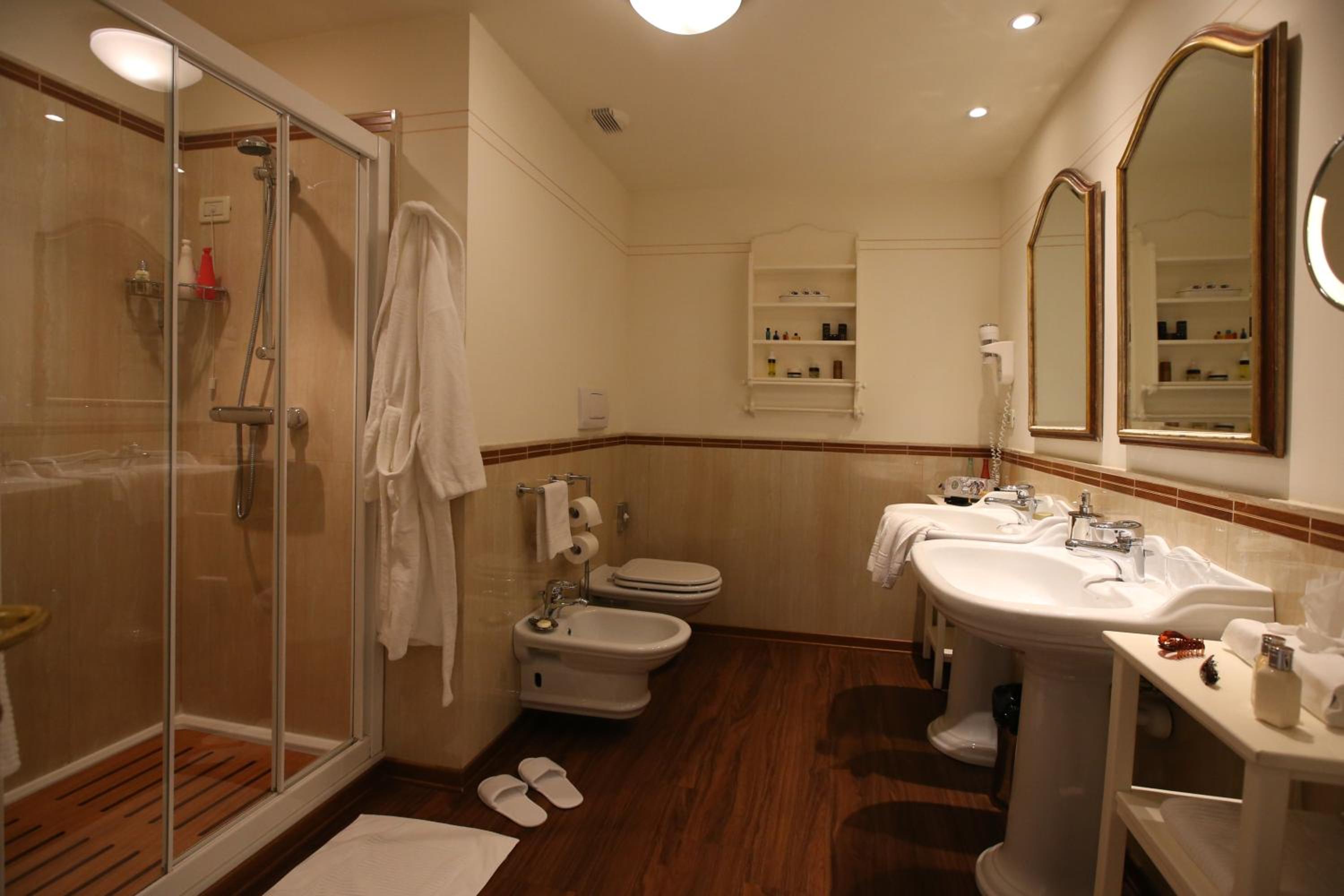 Deluxe Suite - Photo 4