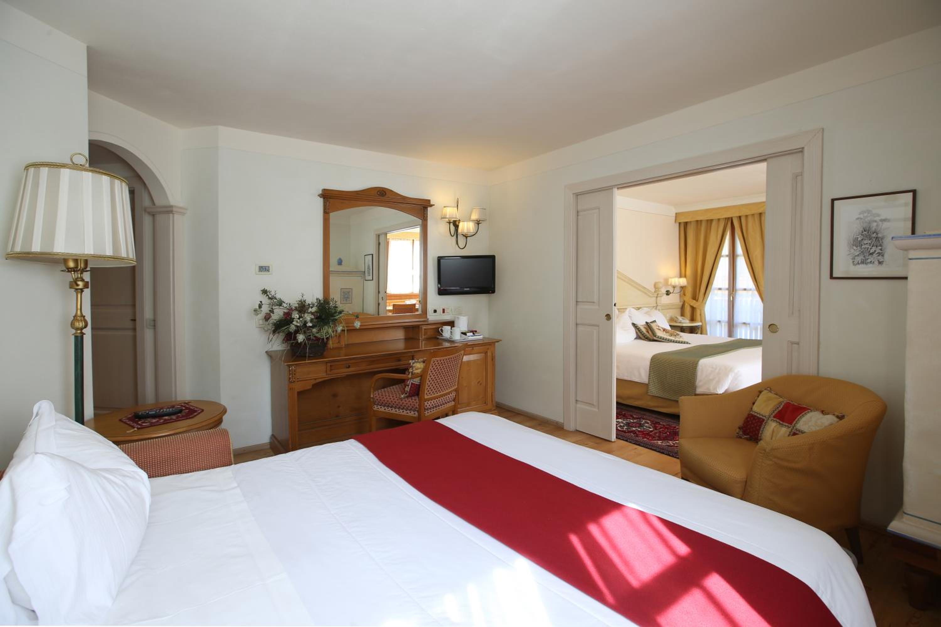 Deluxe Suite - Photo 1