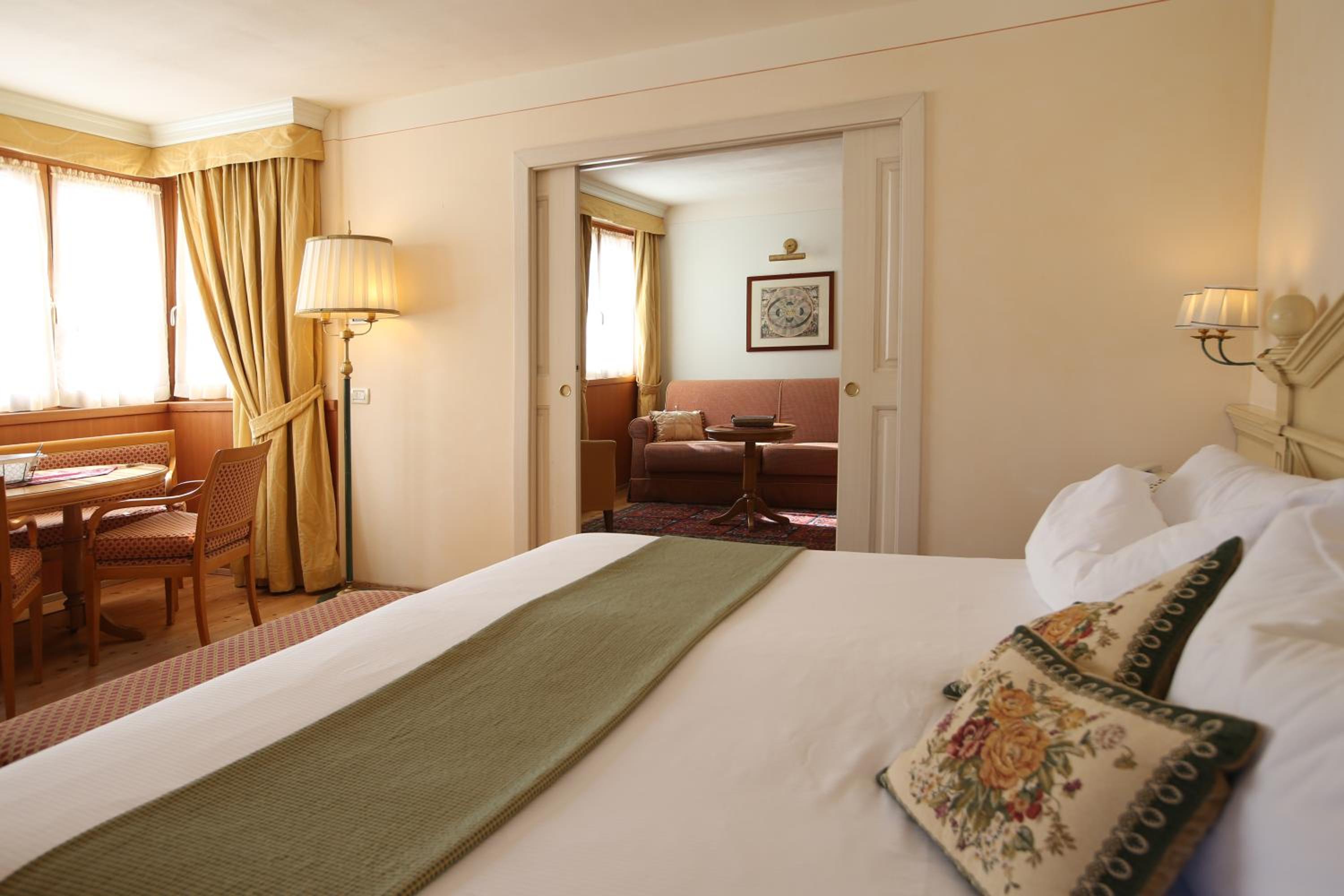 Deluxe Suite - Photo 2