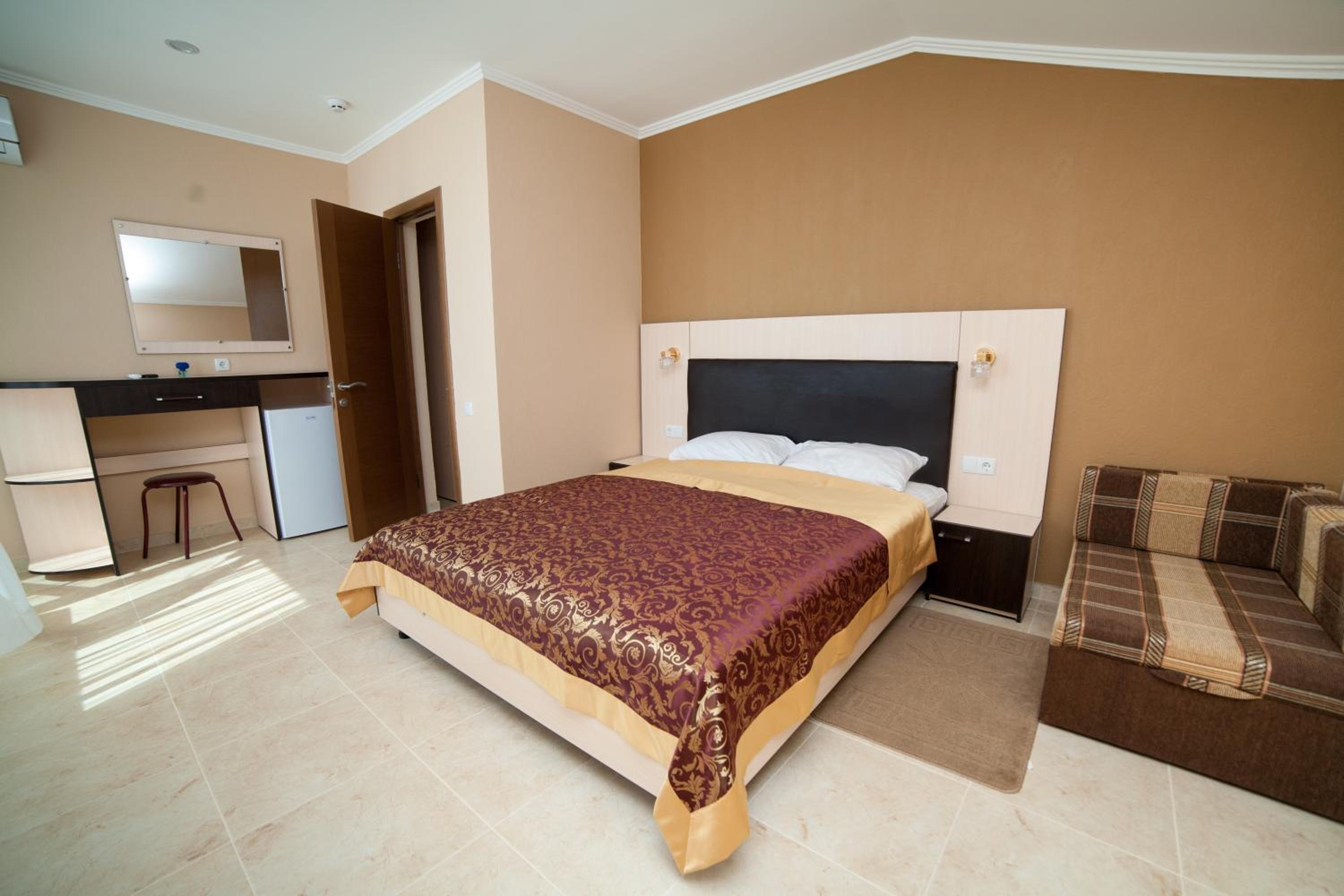 One-Bedroom Suite photo 1