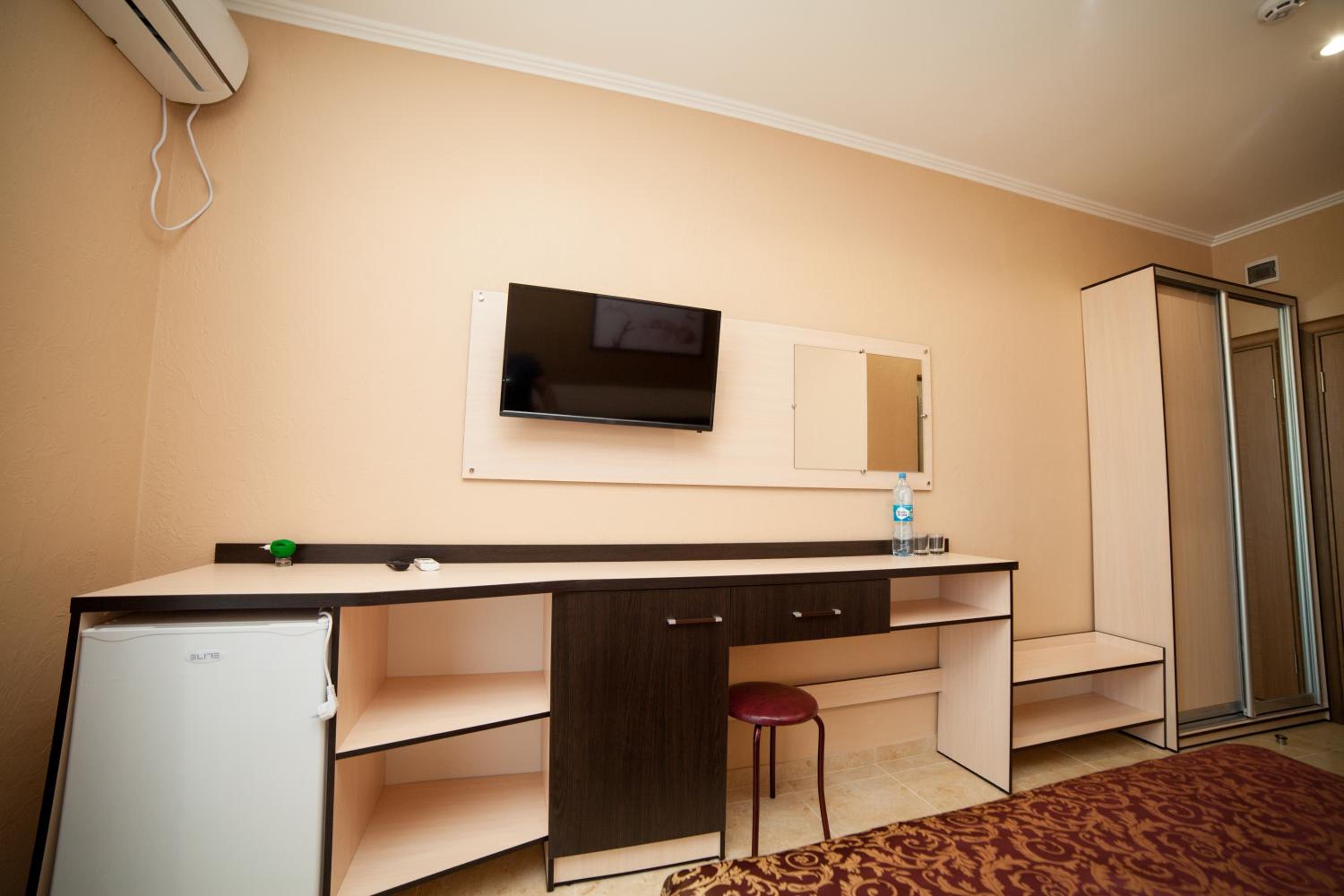 Junior Suite with Pool View