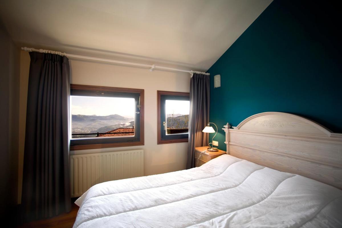 Double or Twin Room - Photo 10