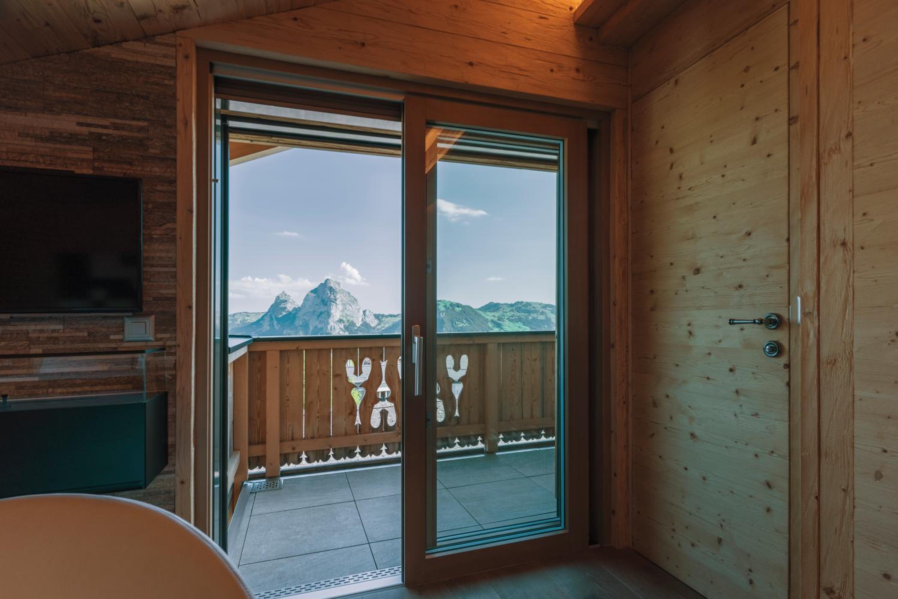 Suite with Balcony - Photo 7
