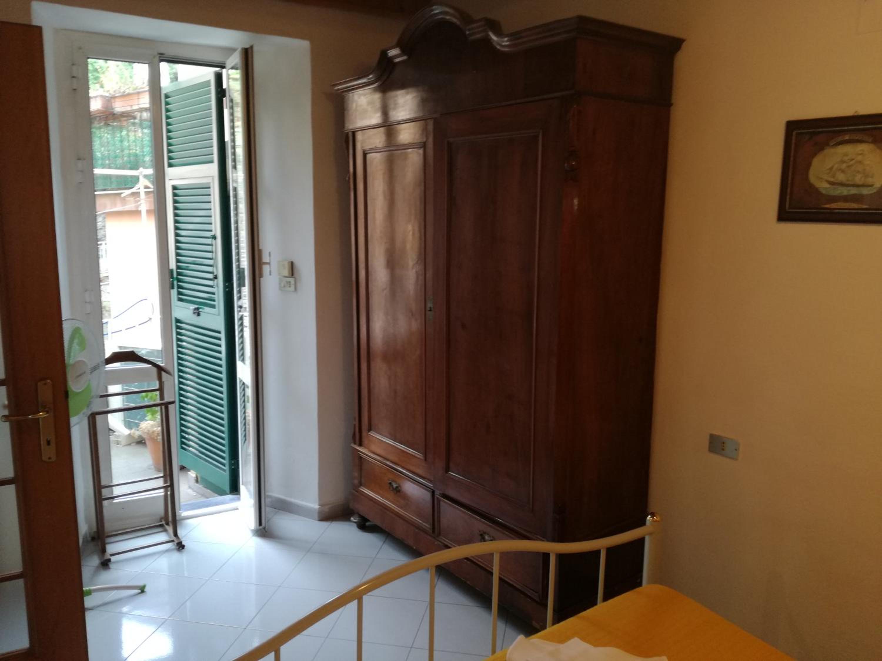 One-Bedroom Apartment (5 Adults) photo 3