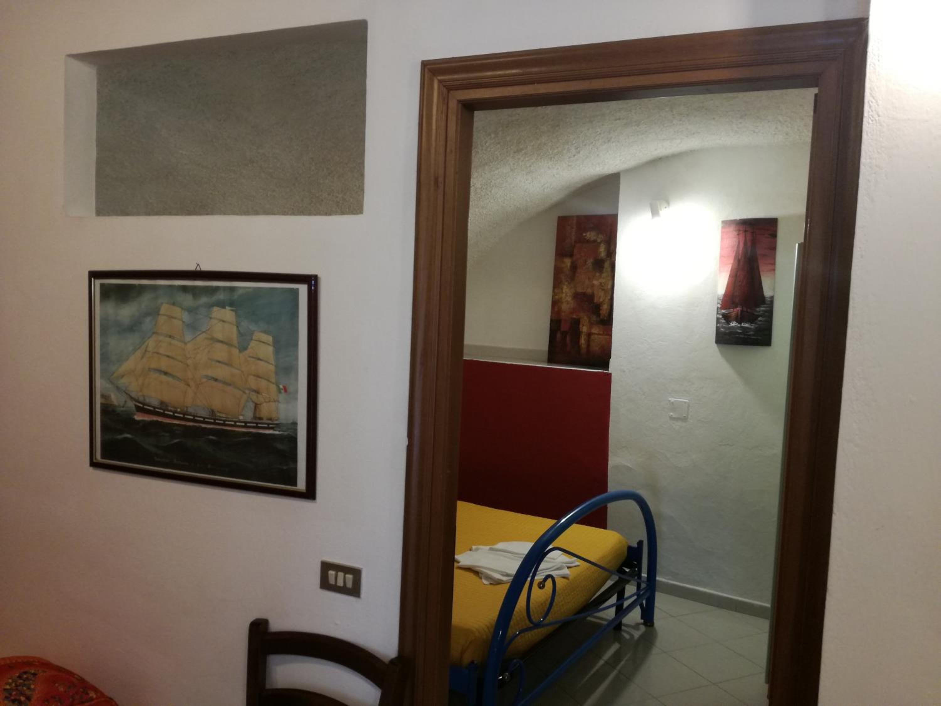 One-Bedroom Apartment (5 Adults) photo 1
