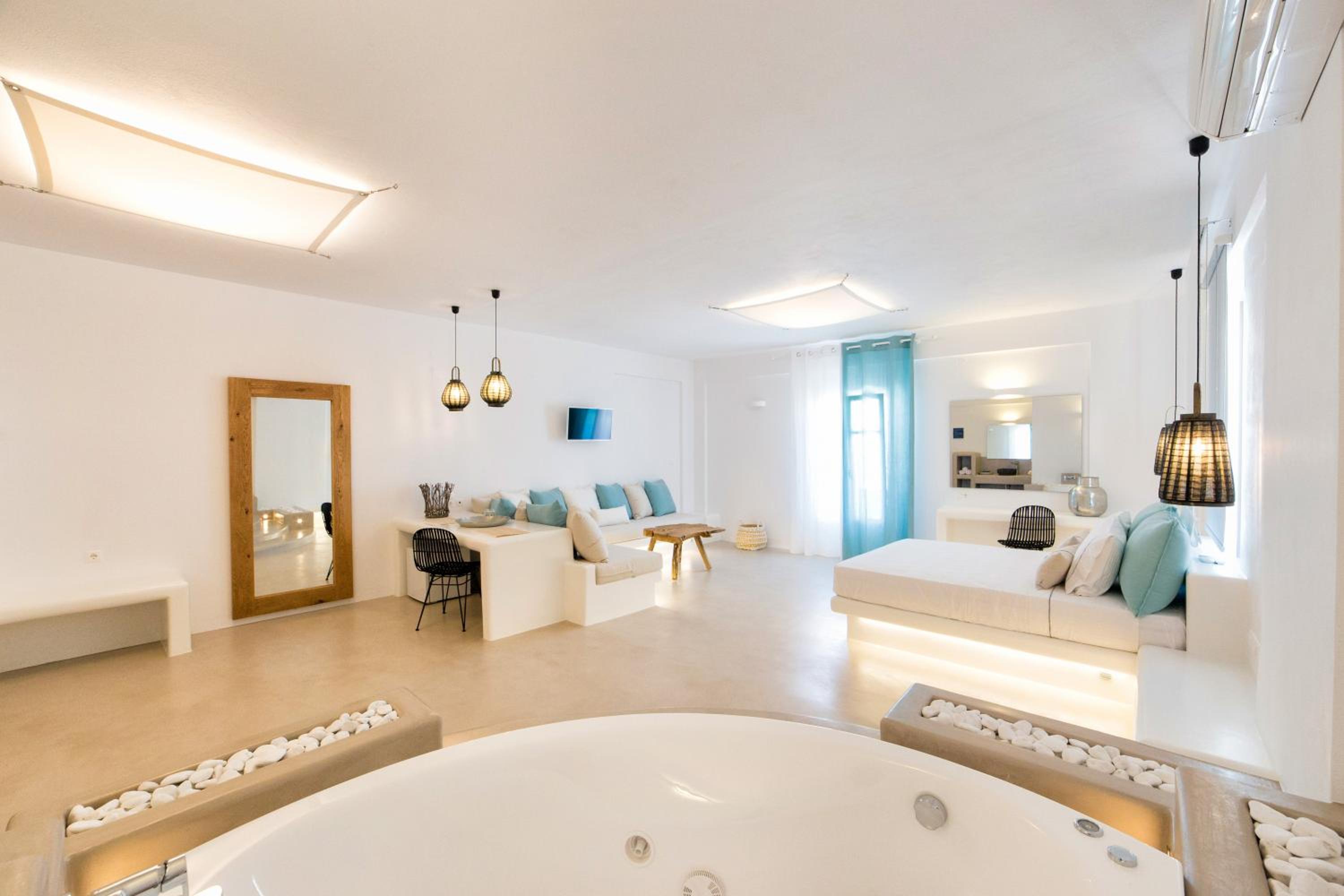 Luxury Suite with Sea View and Indoor Hot Tub