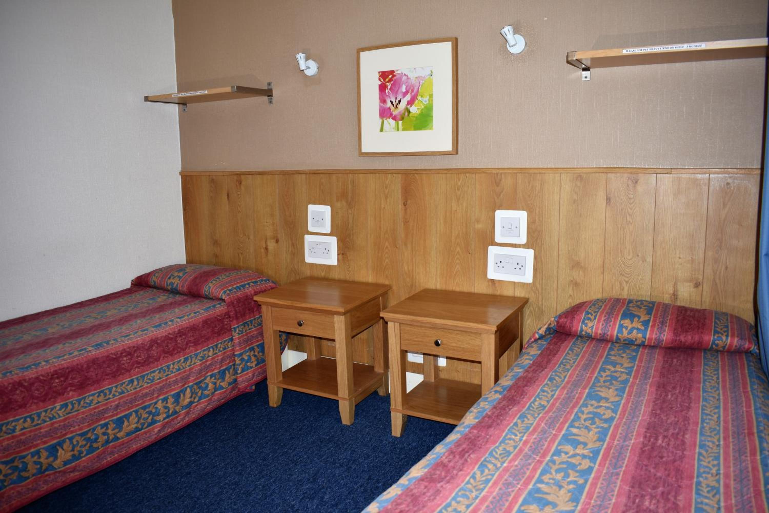 Twin Room with Shared Bathroom photo 2