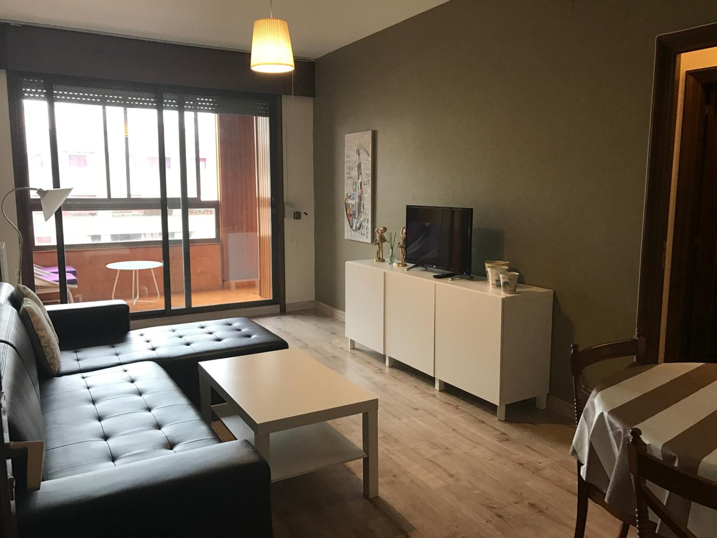 One-Bedroom Apartment photo 2