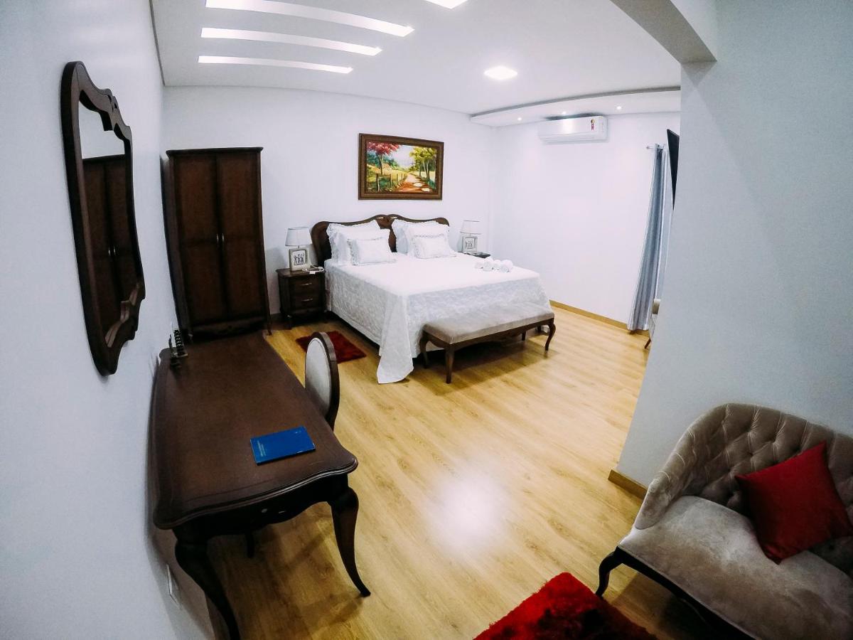 King Suite with Spa Bath photo 2