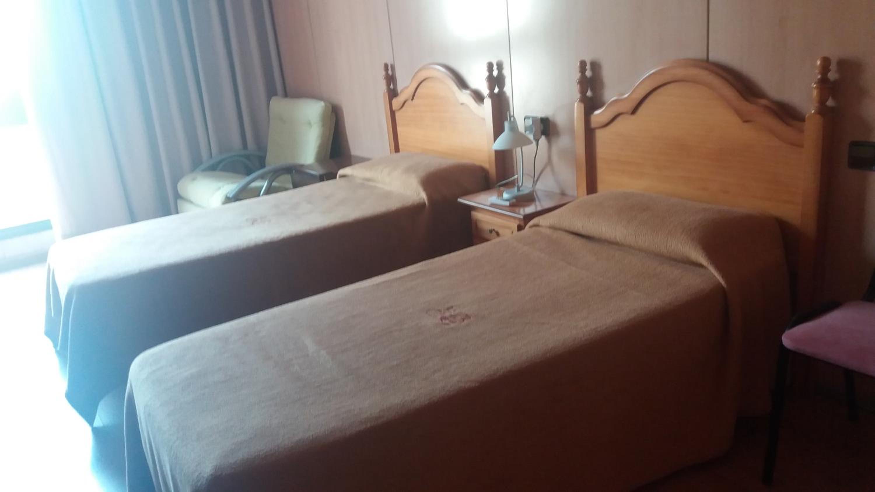 Twin Room with Extra Bed photo 3