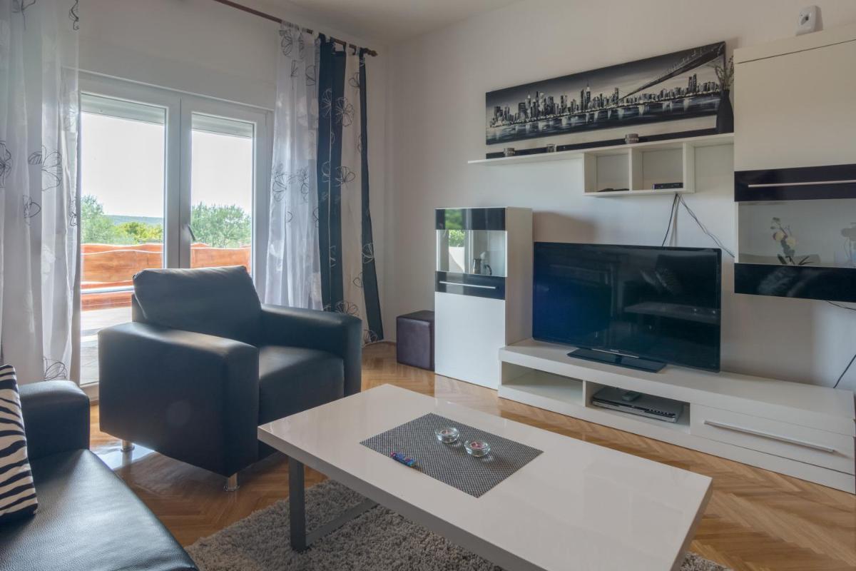 Villa with Sea View photo 2