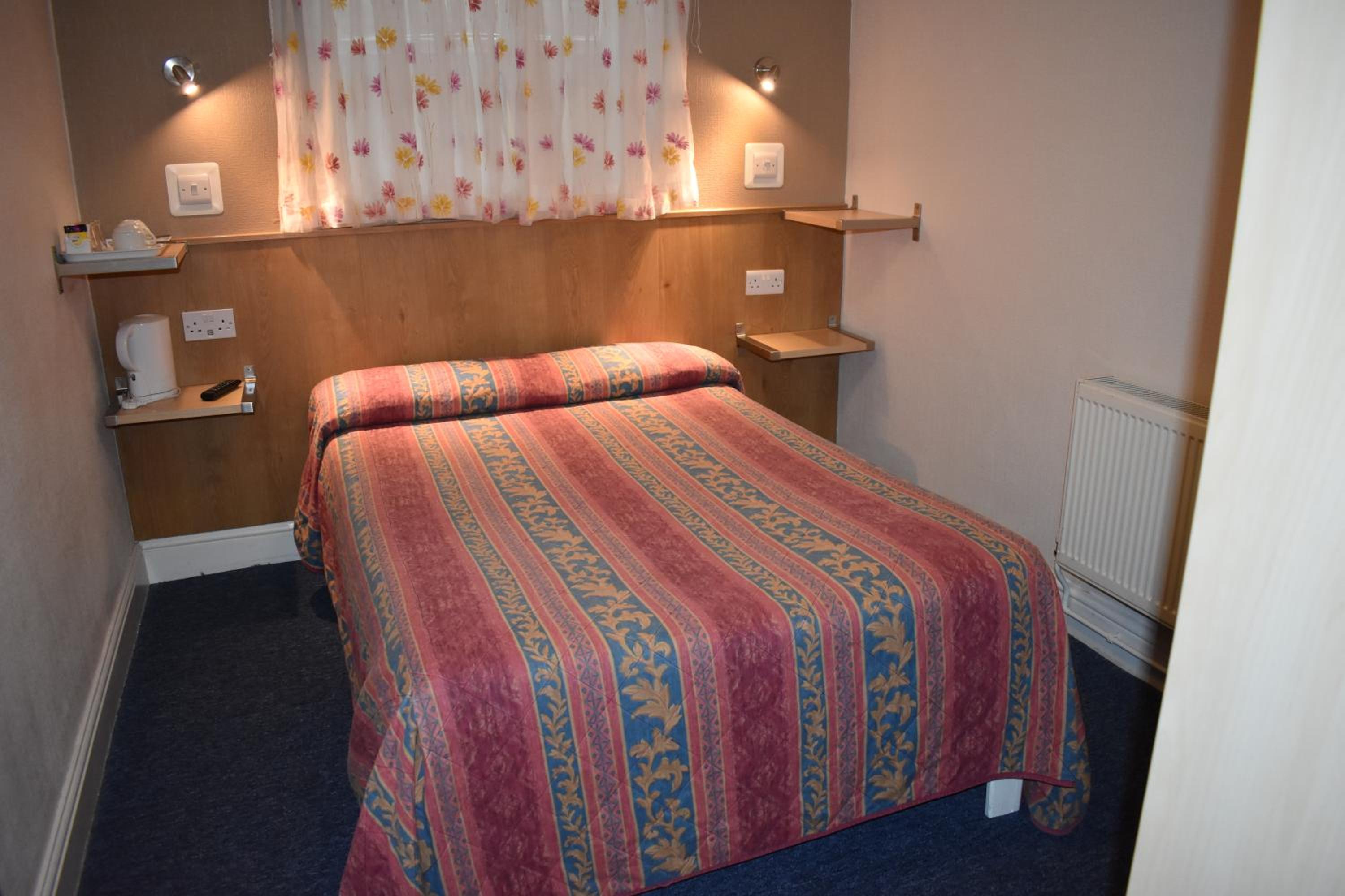 Double Room with Shared Bathroom photo 2