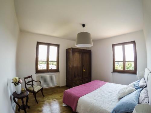 Three-Bedroom House photo 3
