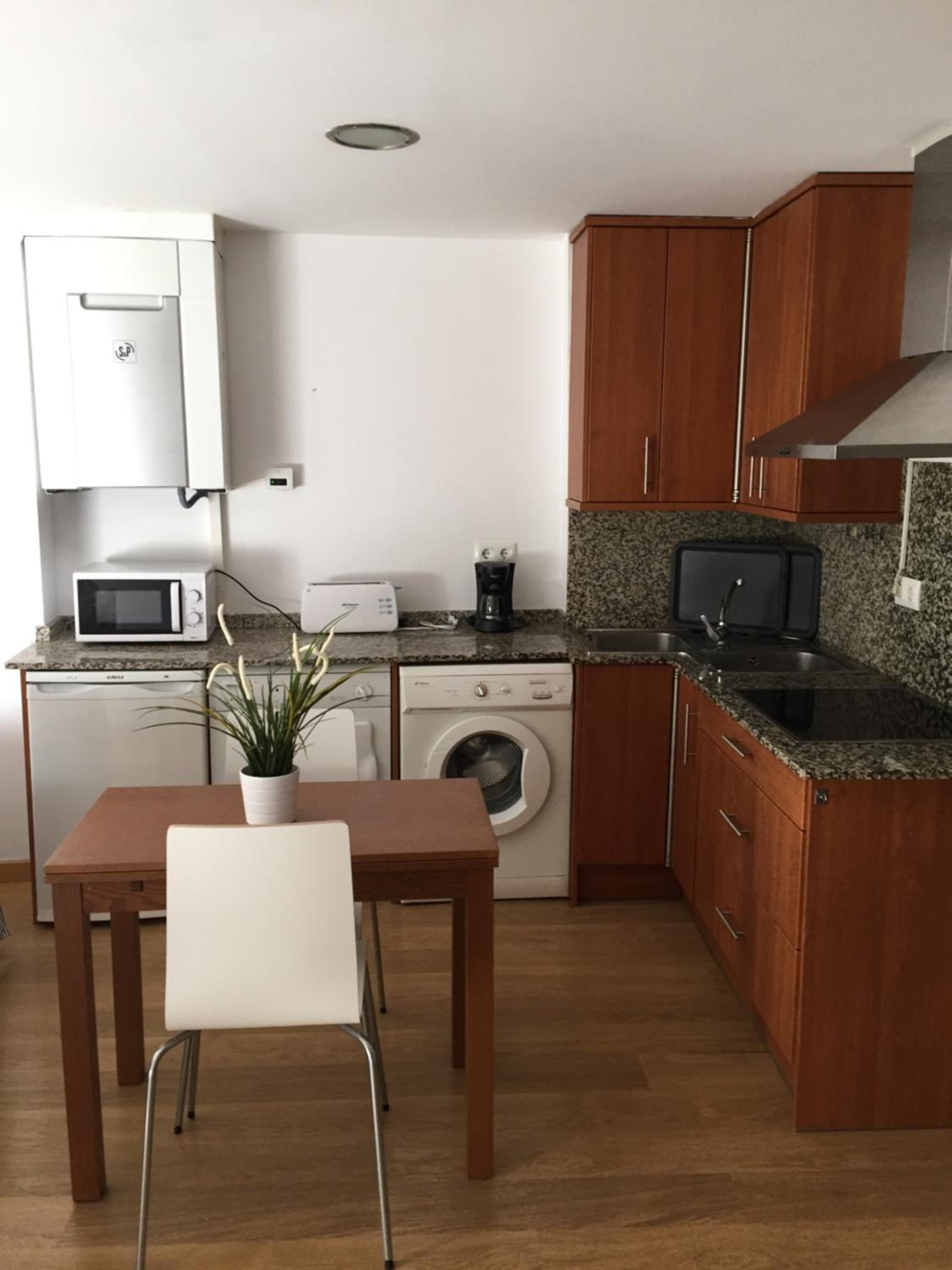 Apartment - Ground Floor - Photo 4