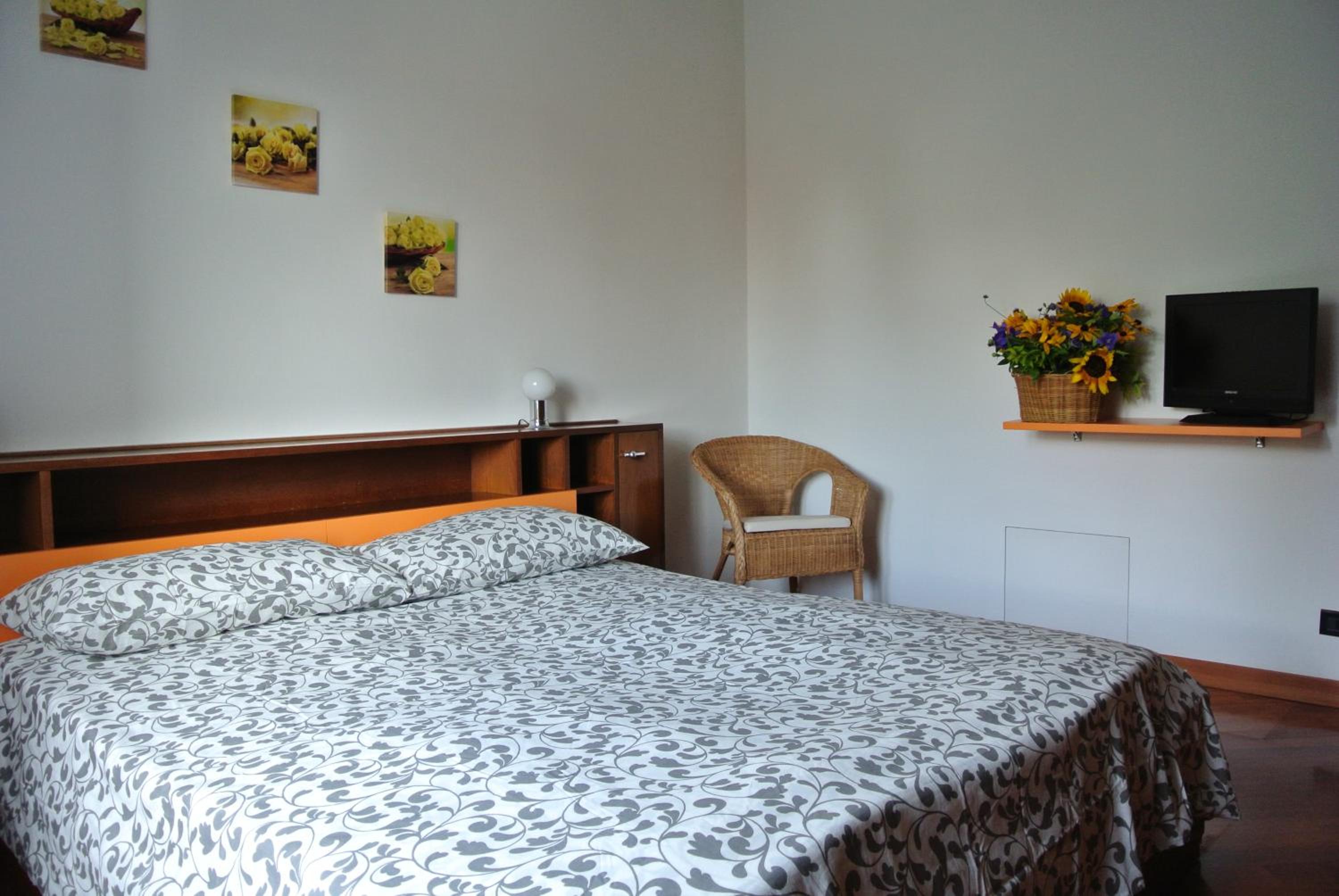Quadruple Room with Private Bathroom - Photo 6