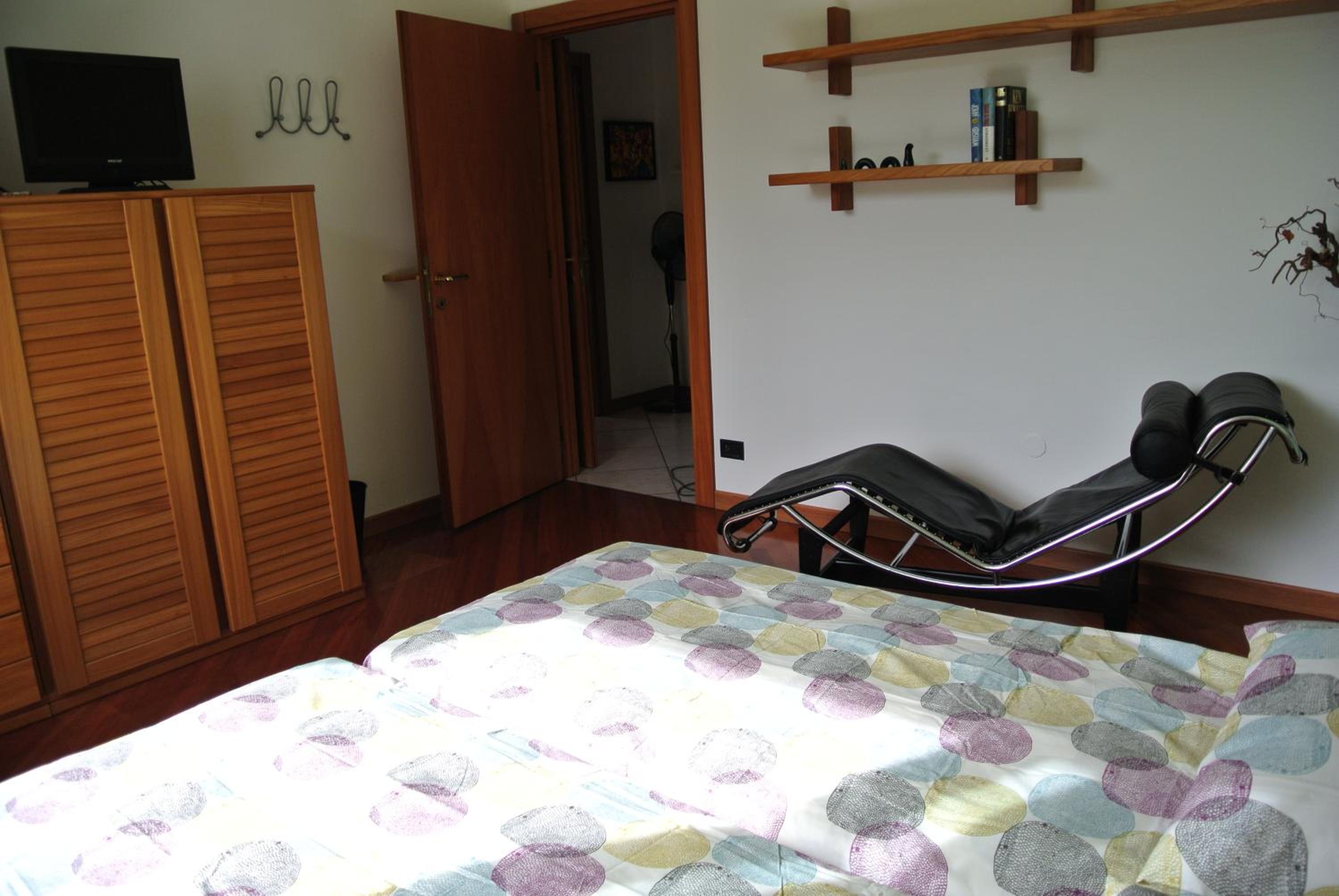 Quadruple Room with Private Bathroom - Photo 3