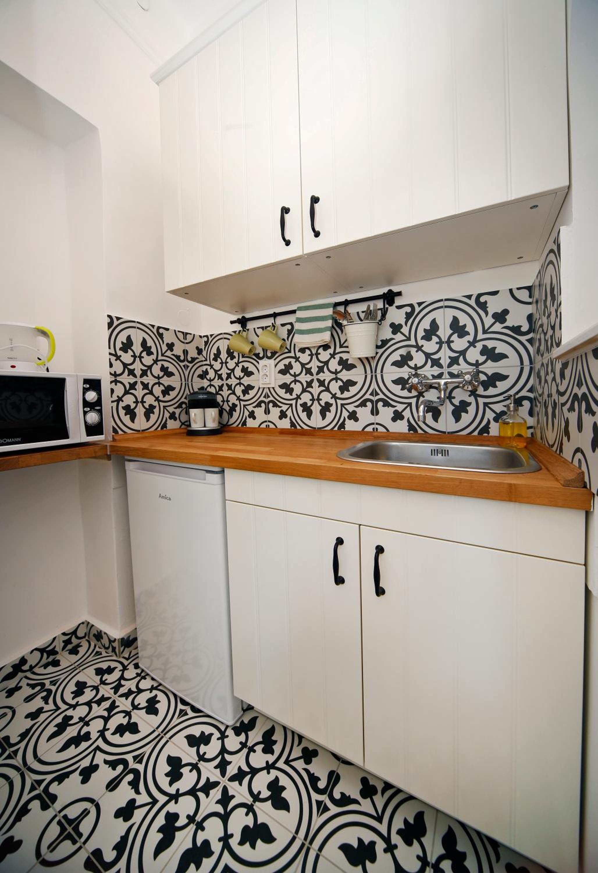 One-Bedroom Apartment (2 Adults) with Terrace - Photo 6