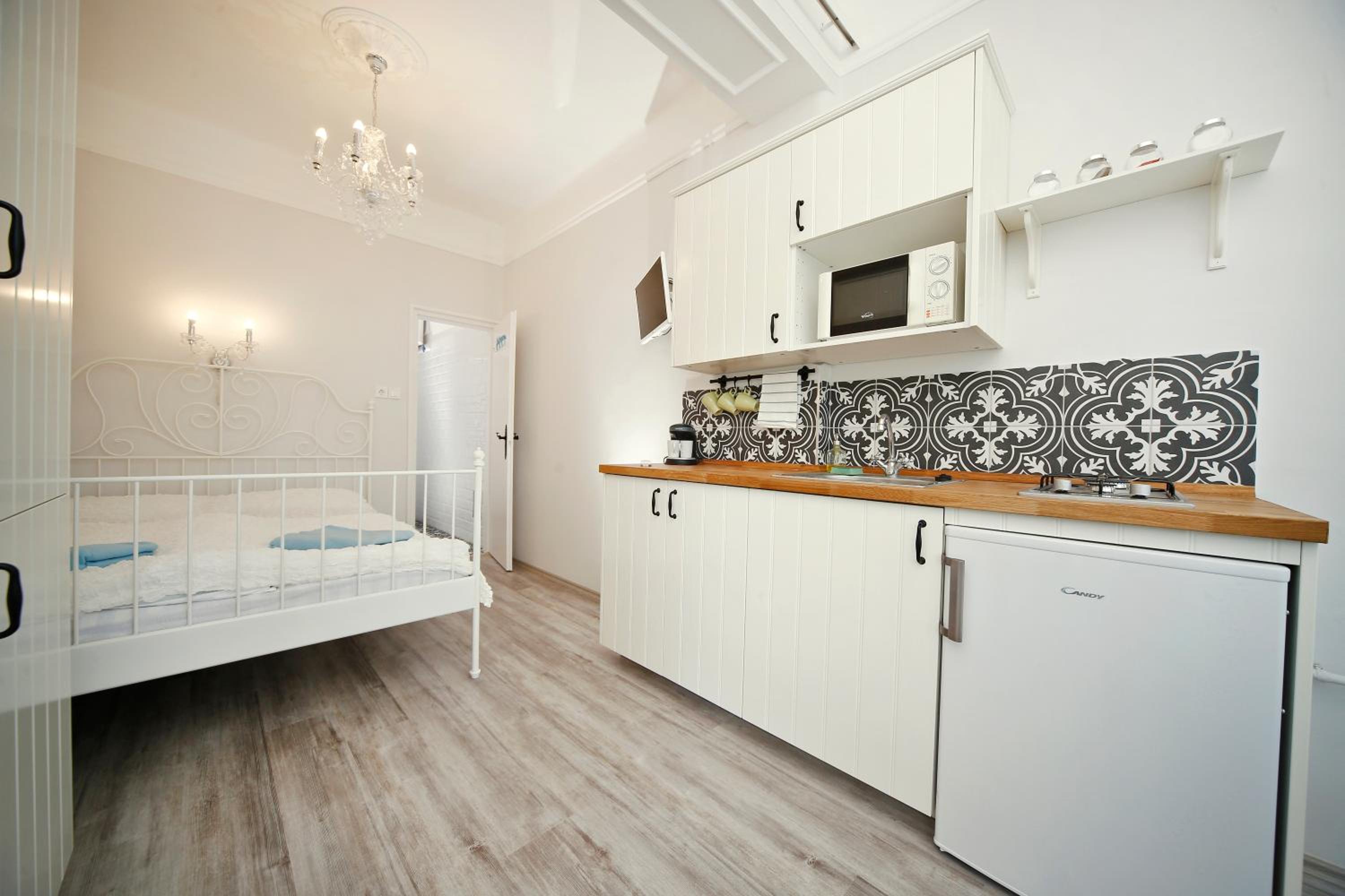 One-Bedroom Apartment (2 Adults) with Terrace - Photo 16