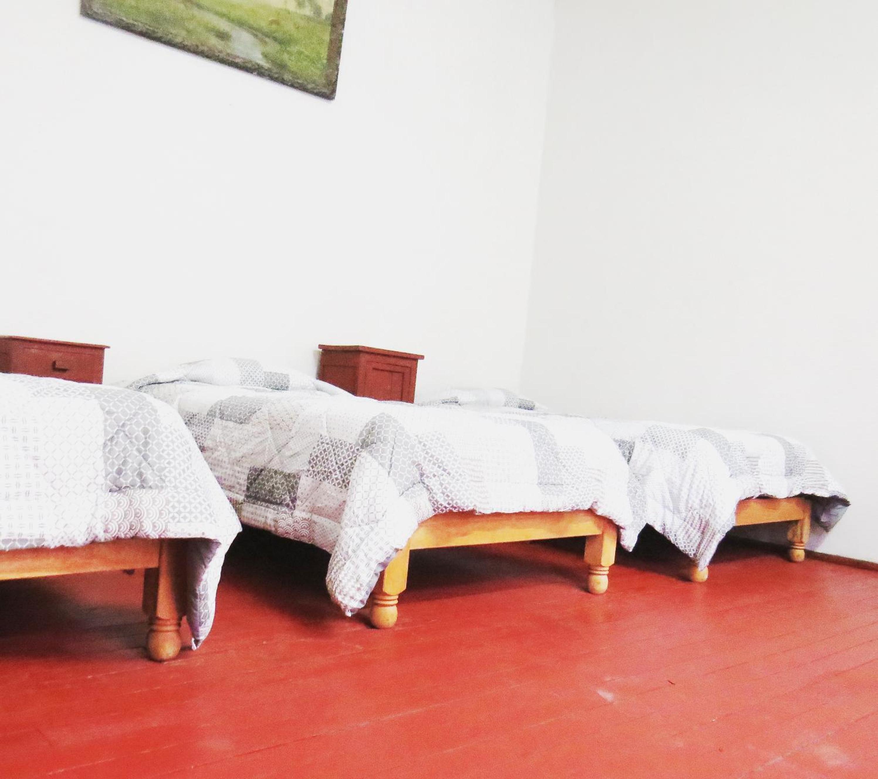 Basic Triple Room with Shared Bathroom