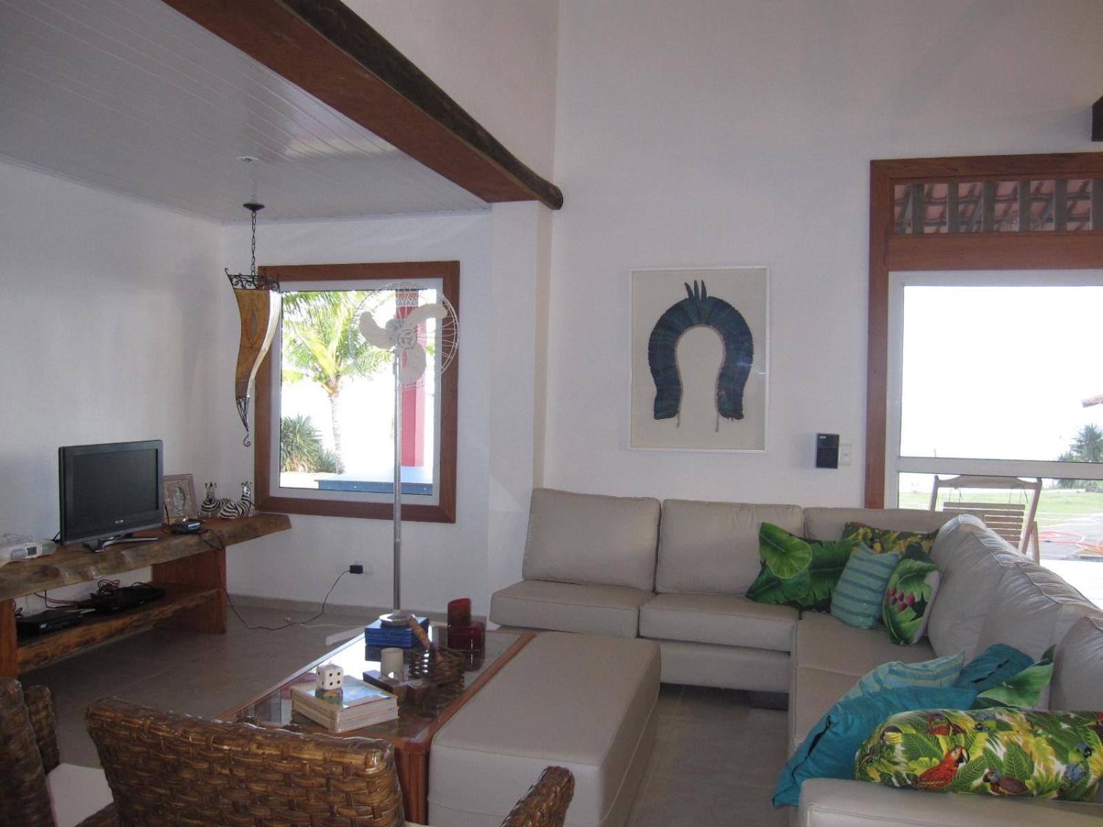 Five-Bedroom House photo 1
