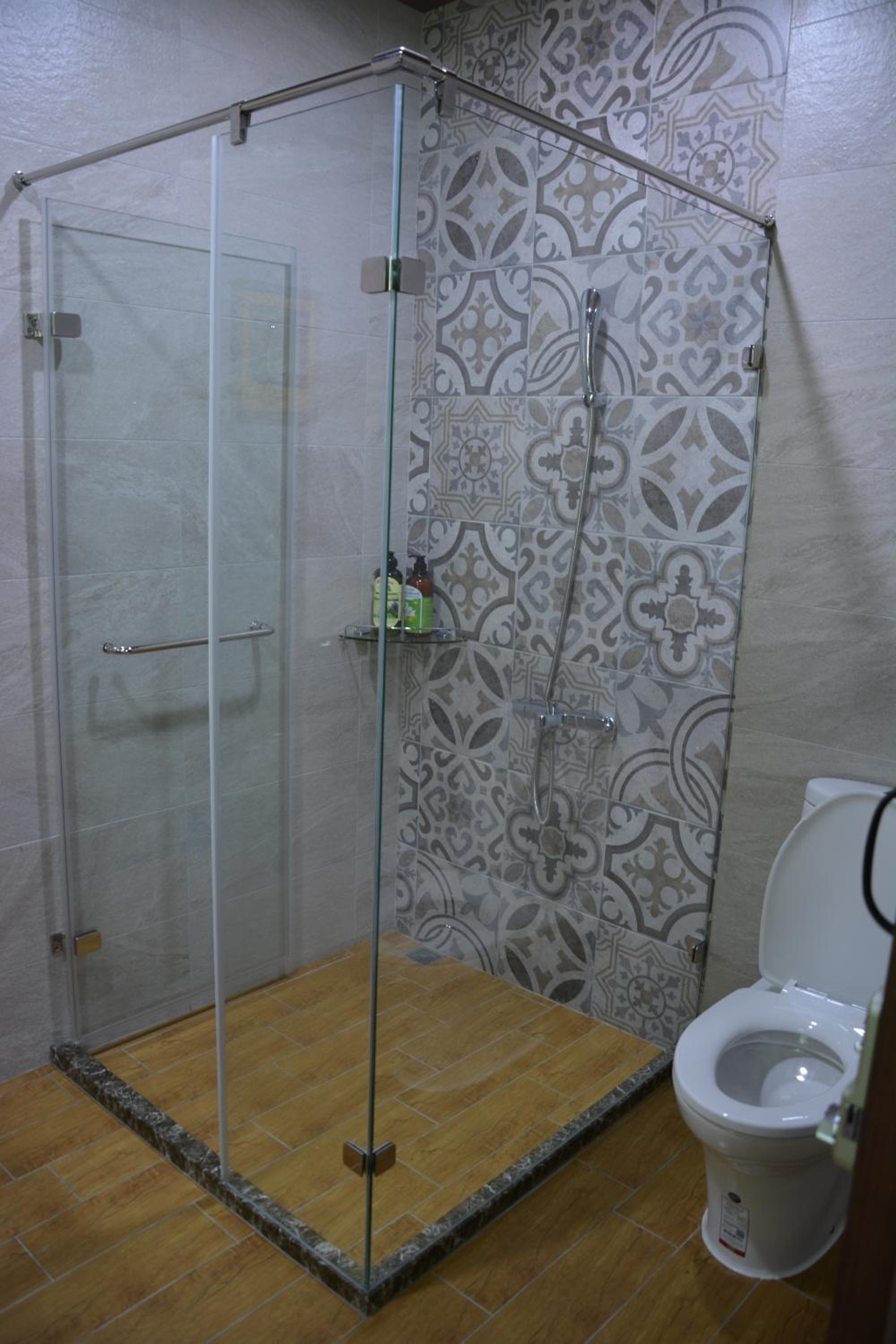 Standard Queen Room with Two Queen Beds photo 3